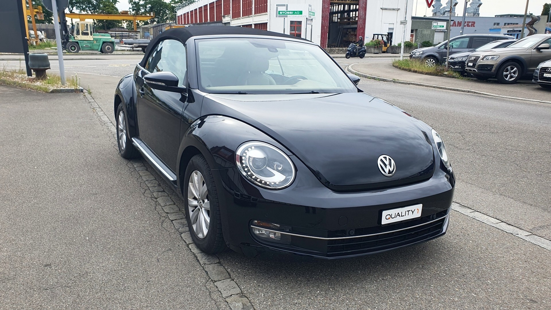 VW Beetle Cabrio 1.2 TSI Design DSG-image-12