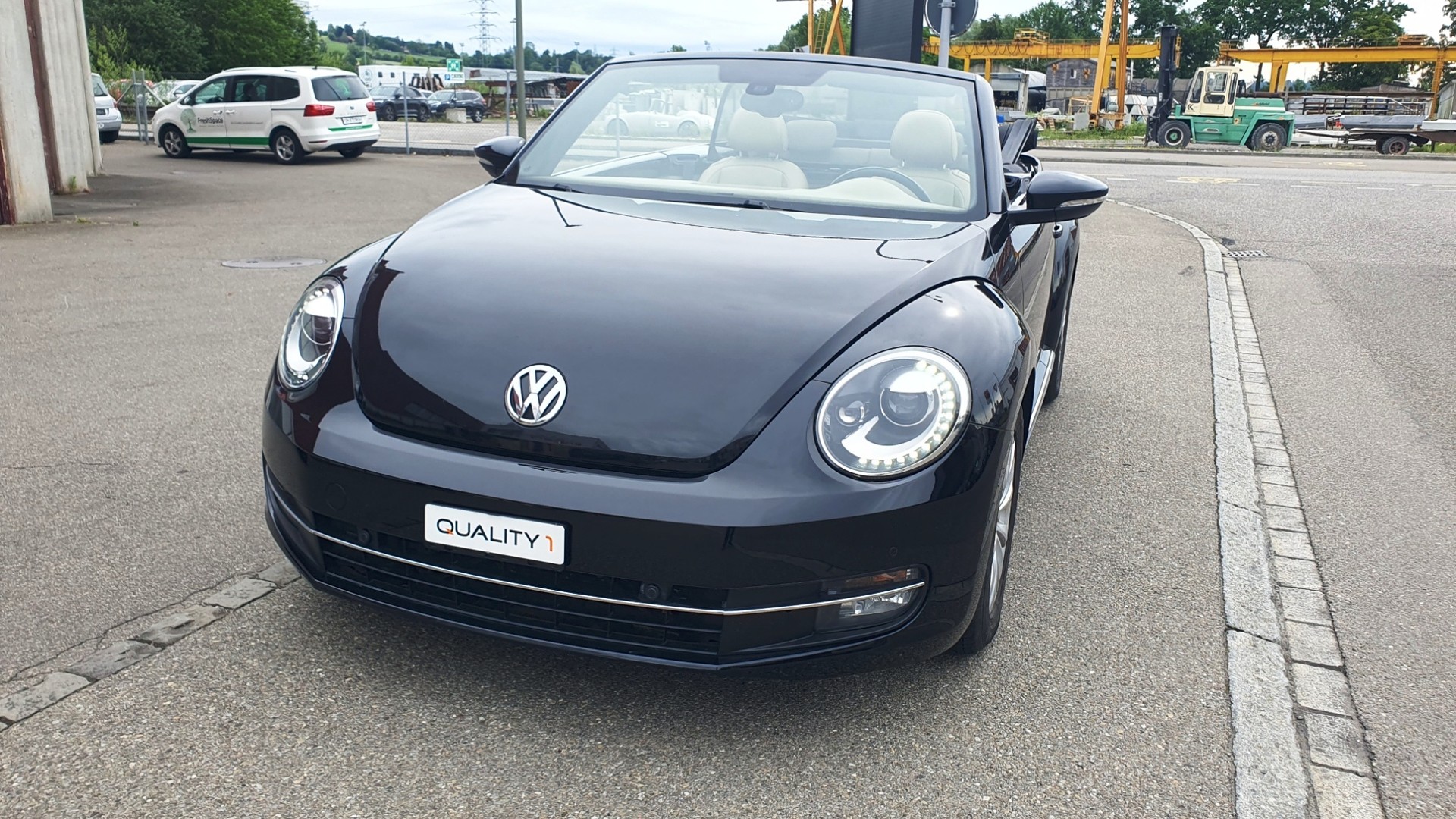 VW Beetle Cabrio 1.2 TSI Design DSG-image-1
