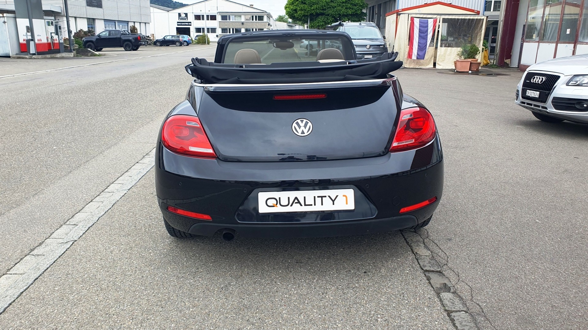 VW Beetle Cabrio 1.2 TSI Design DSG-image-5