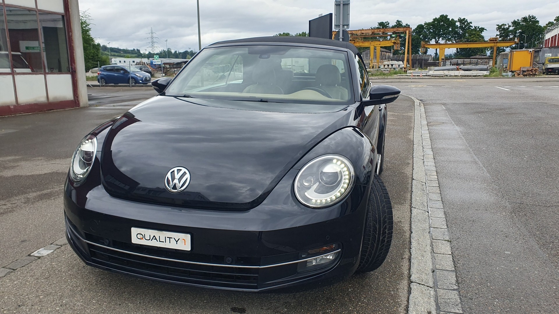VW Beetle Cabrio 1.2 TSI Design DSG-image-18