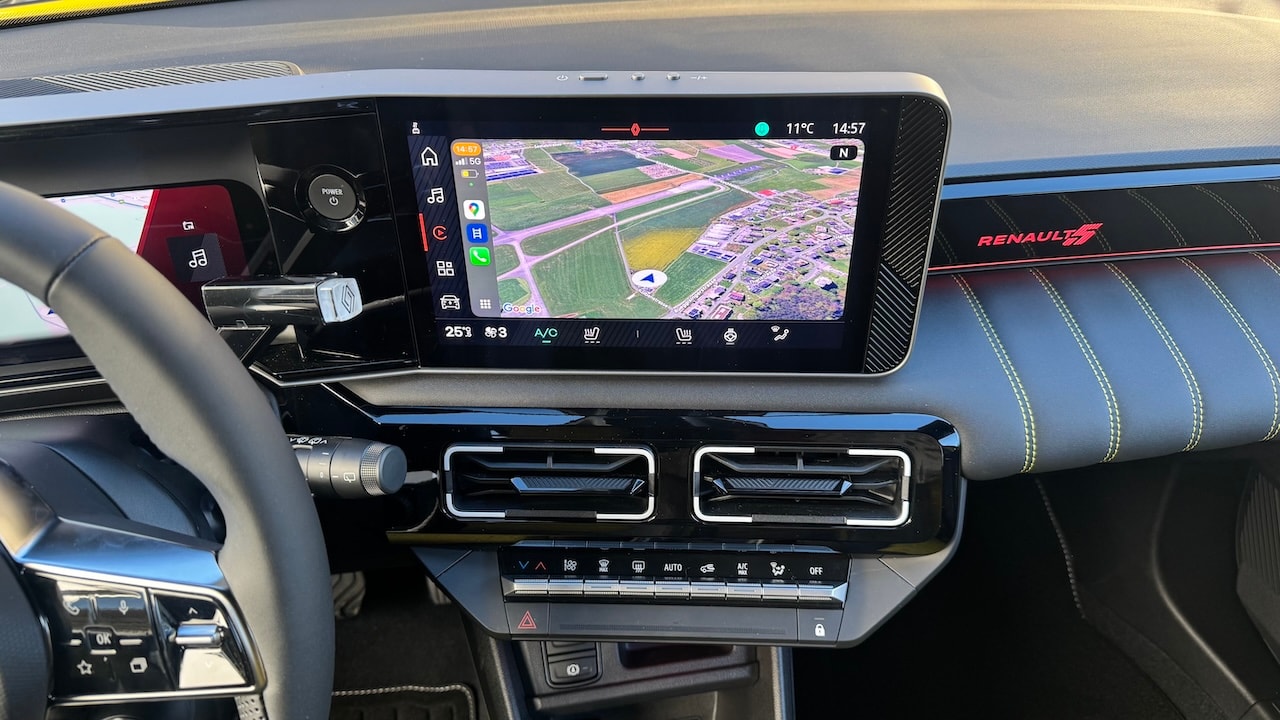 RENAULT R5 E-Tech Comfort Range 52 kWh Iconic Five-image-22