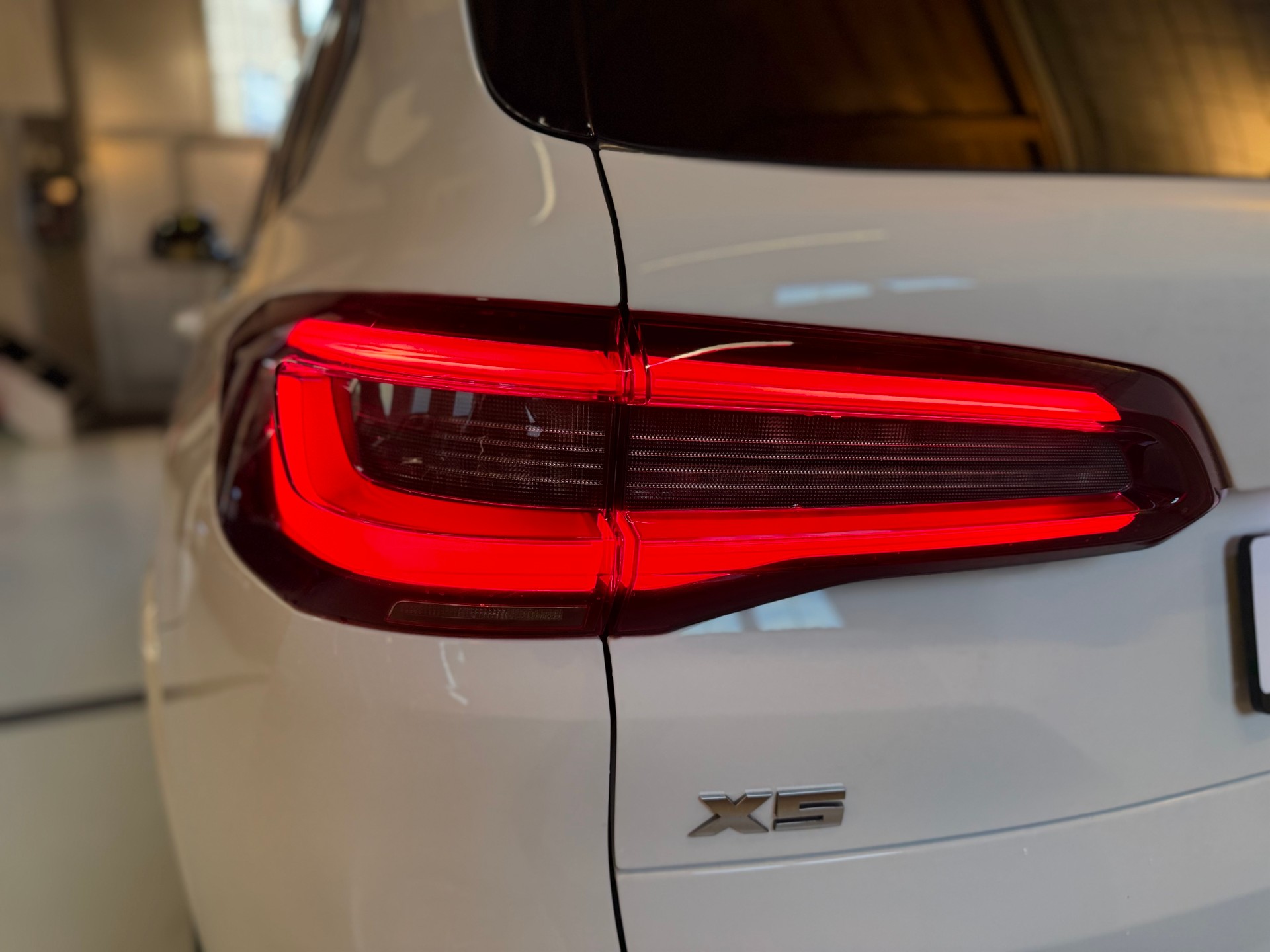 BMW X5 xDrive M50d Steptronic-image-8