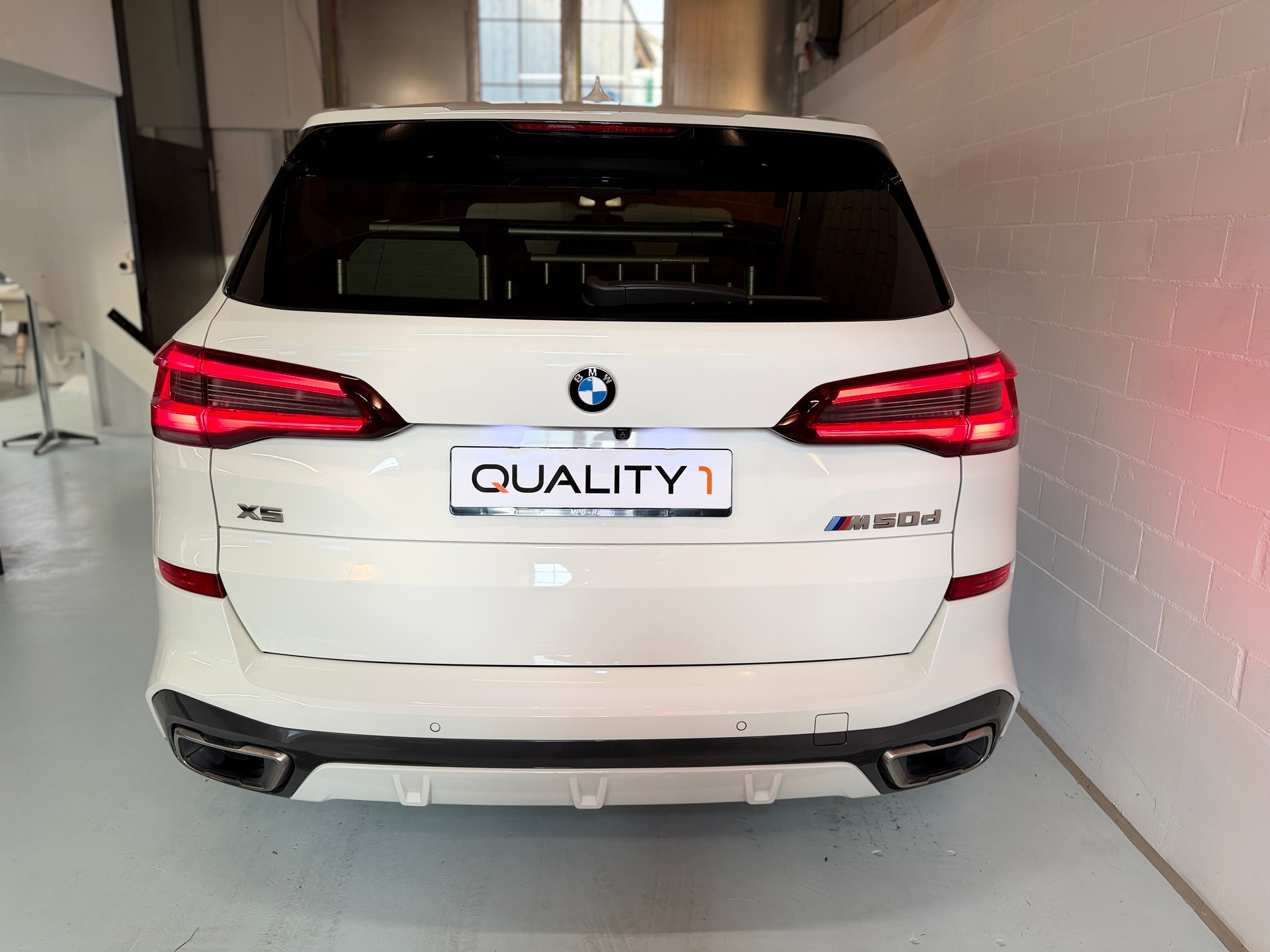 BMW X5 xDrive M50d Steptronic-image-14