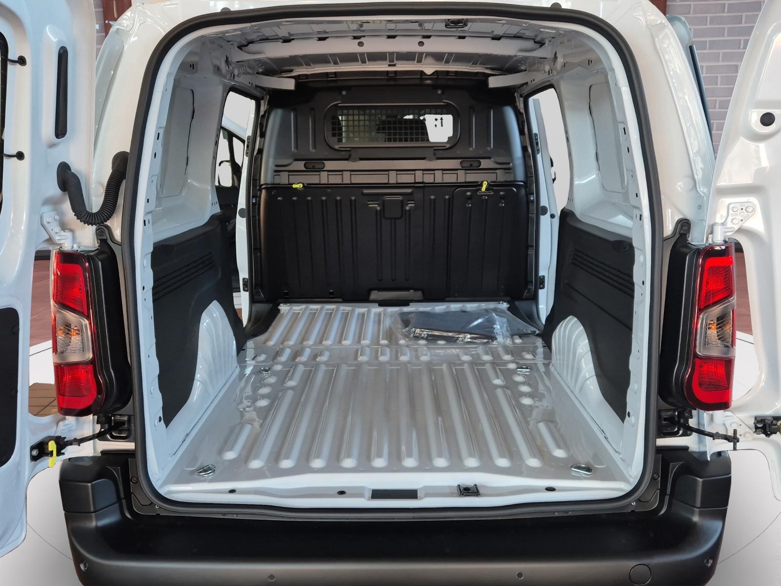 TOYOTA PROACE CITY Van L2 1.2 Active-image-10