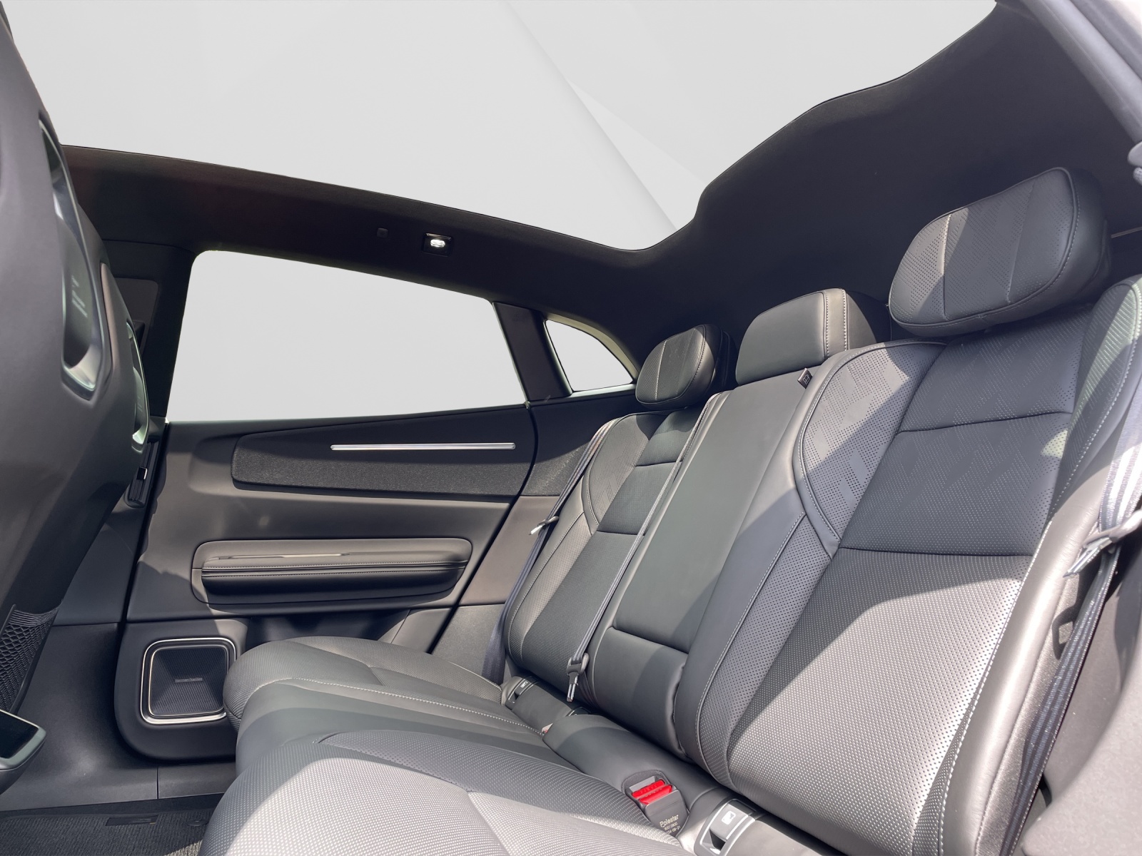 POLESTAR 4 Long Range Dual Motor-image-13