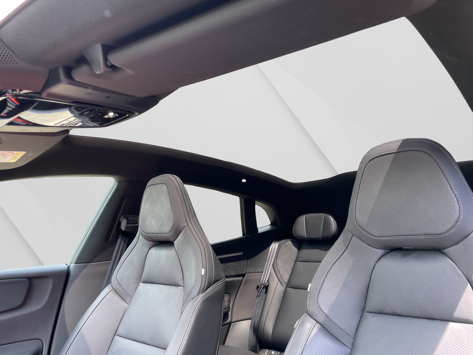 POLESTAR 4 Long Range Dual Motor-image-17