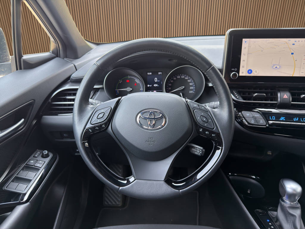 TOYOTA C-HR 2.0 VVTi HSD Trend-image-14