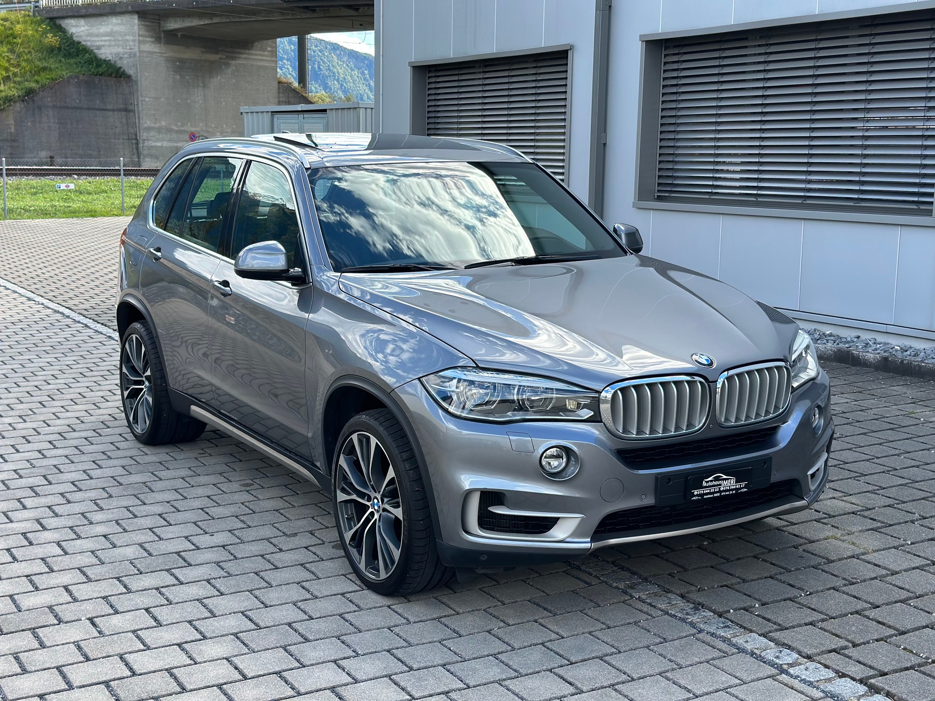 BMW X5 xDrive 50i Steptronic-image-4