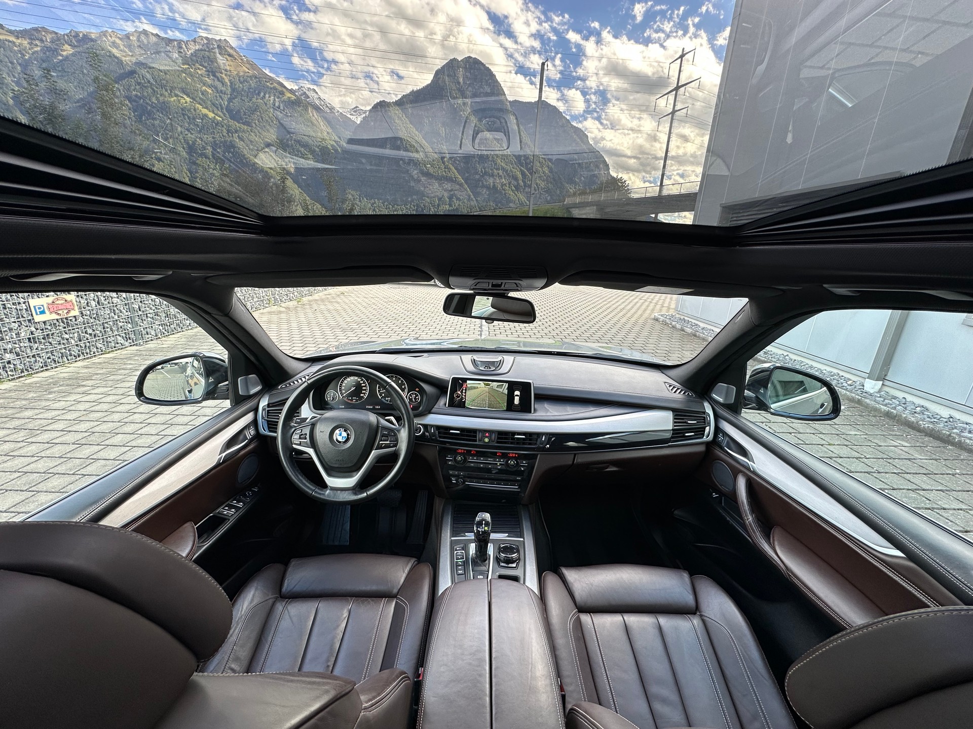 BMW X5 xDrive 50i Steptronic-image-11