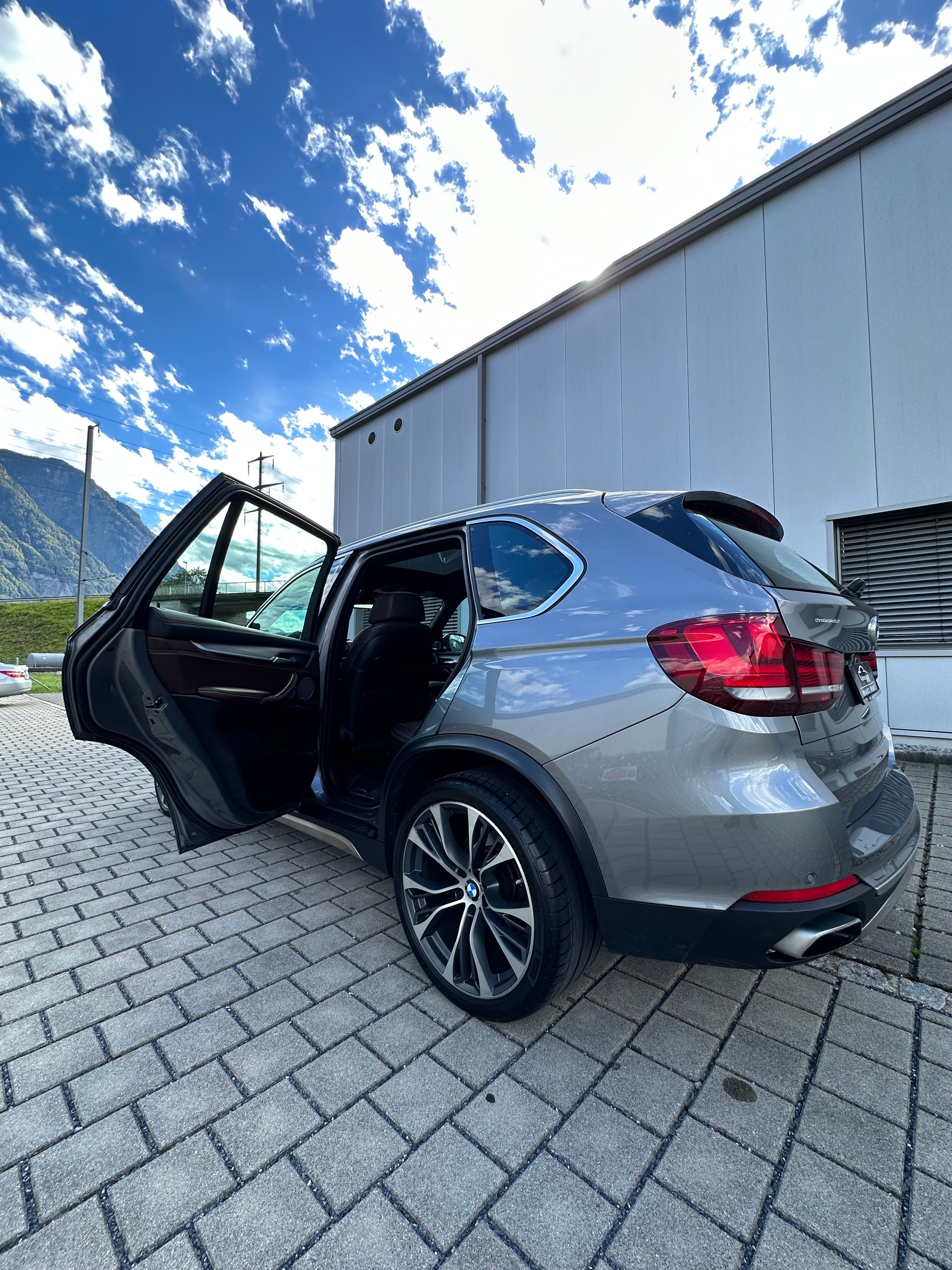 BMW X5 xDrive 50i Steptronic-image-12
