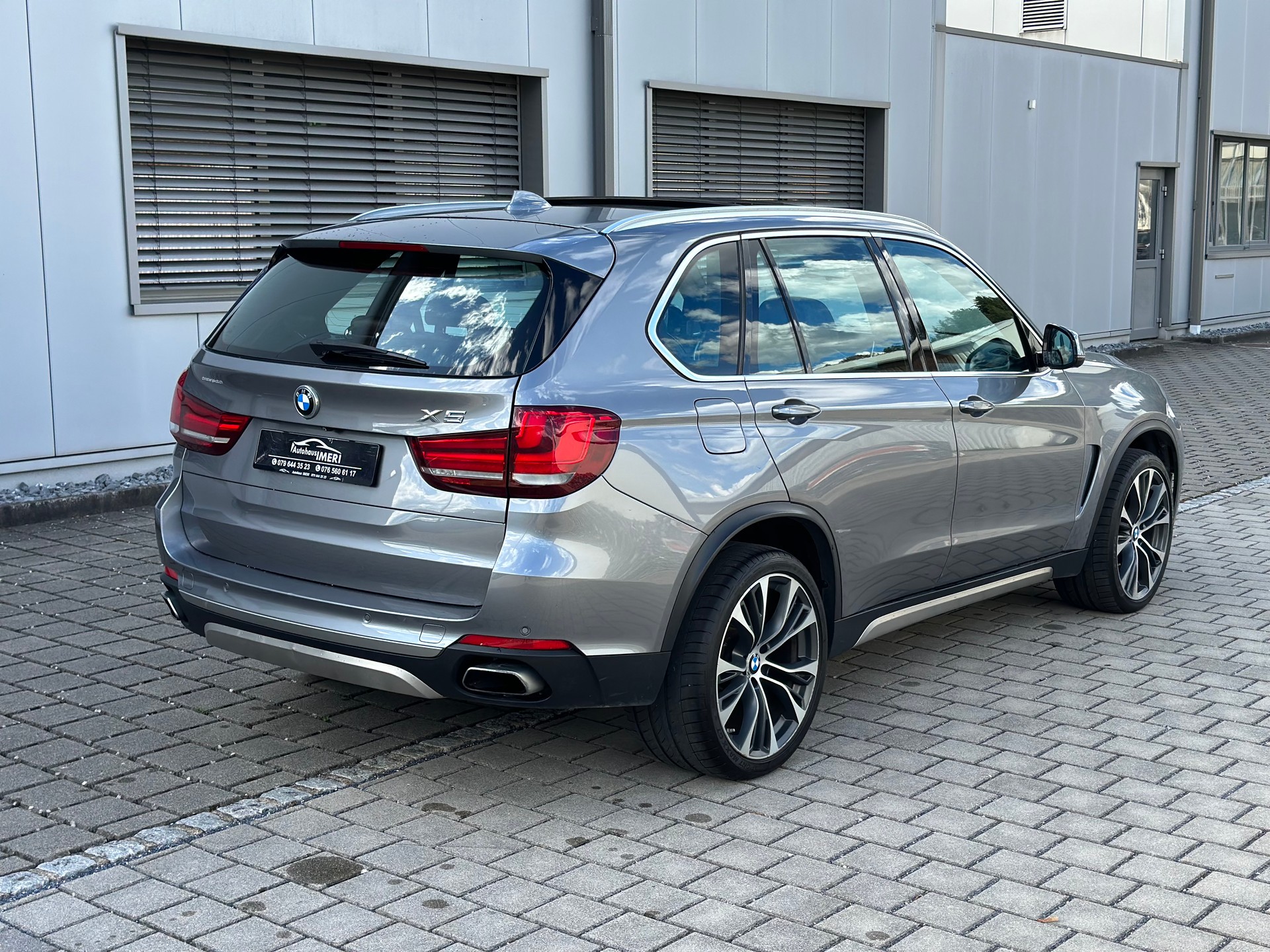 BMW X5 xDrive 50i Steptronic-image-8