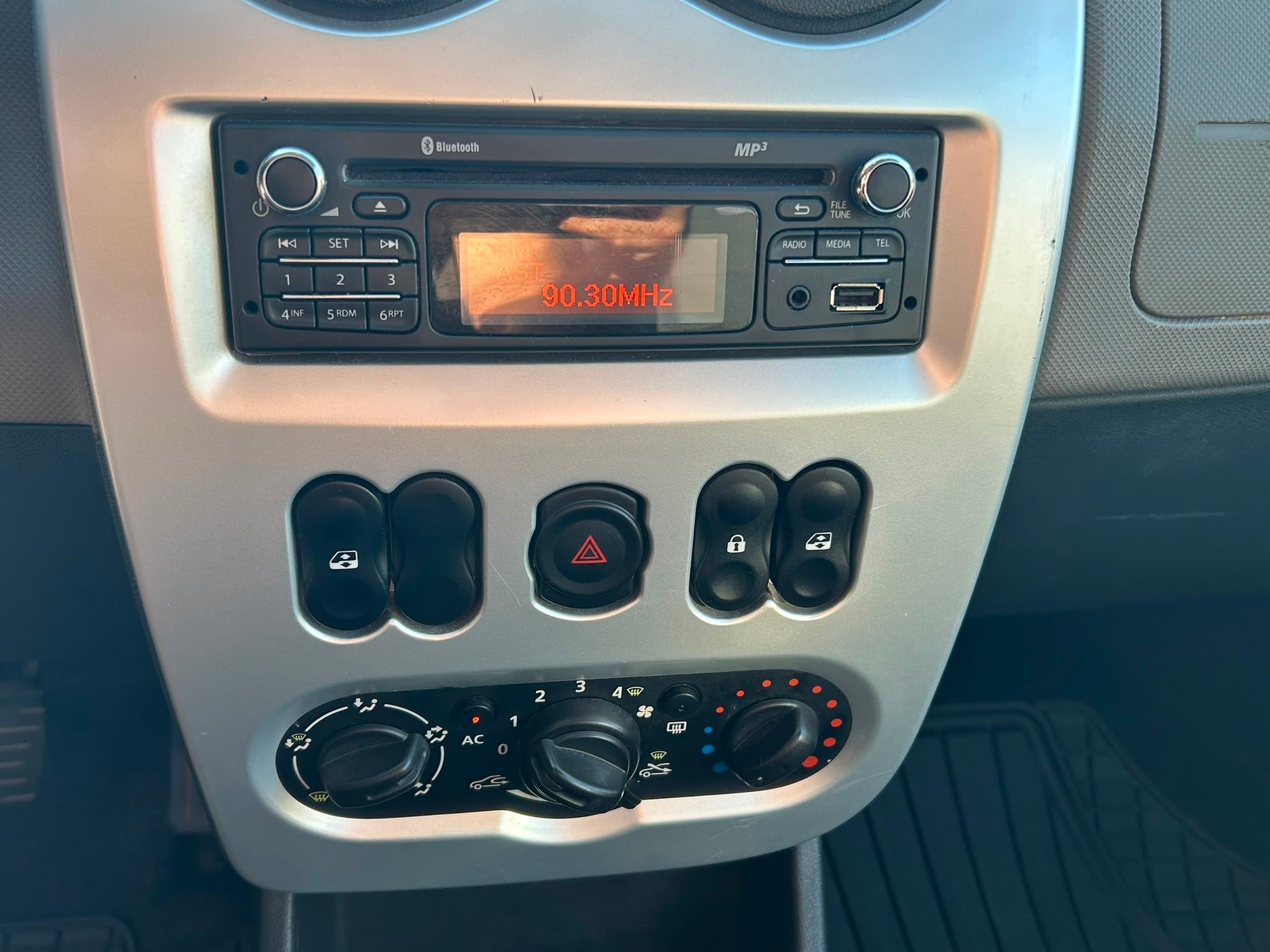 DACIA Sandero 1.2-image-11