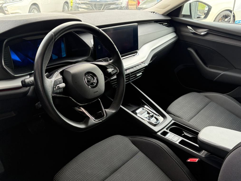 SKODA Octavia Combi 2.0 TDi Ambition 4x4-image-3