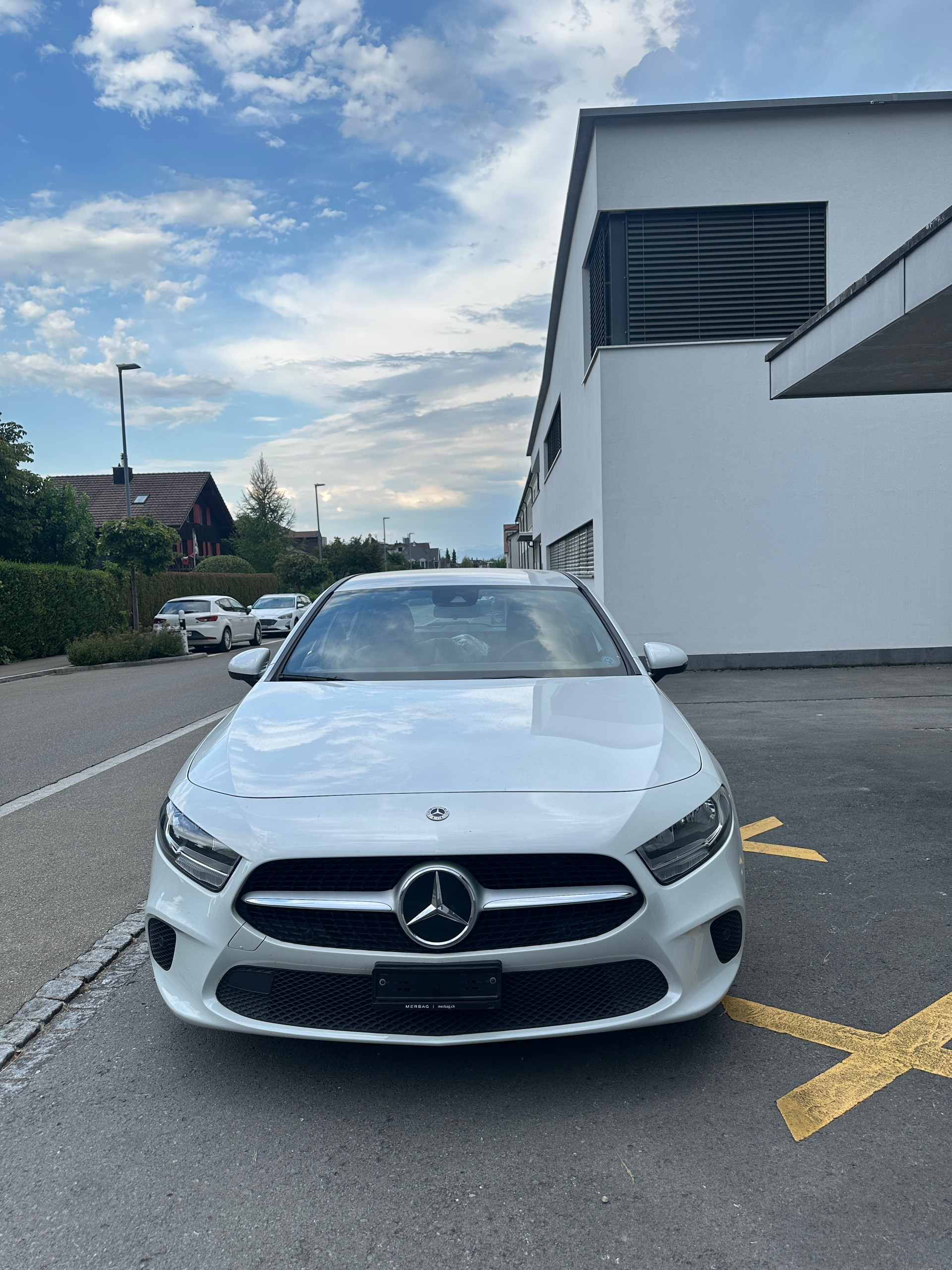 MERCEDES-BENZ A 200 d AMG Line 8G-DCT-image-0