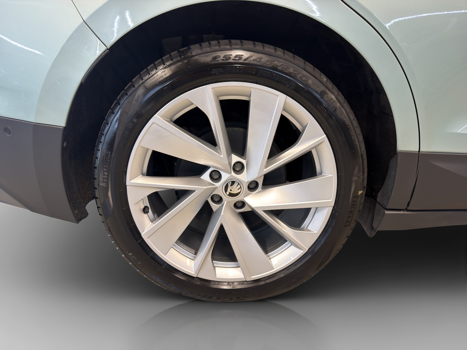 SKODA Enyaq iV 80-image-13