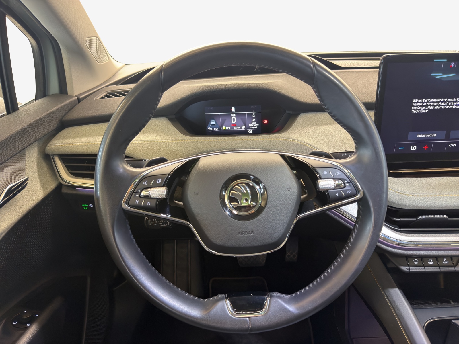 SKODA Enyaq iV 80-image-9