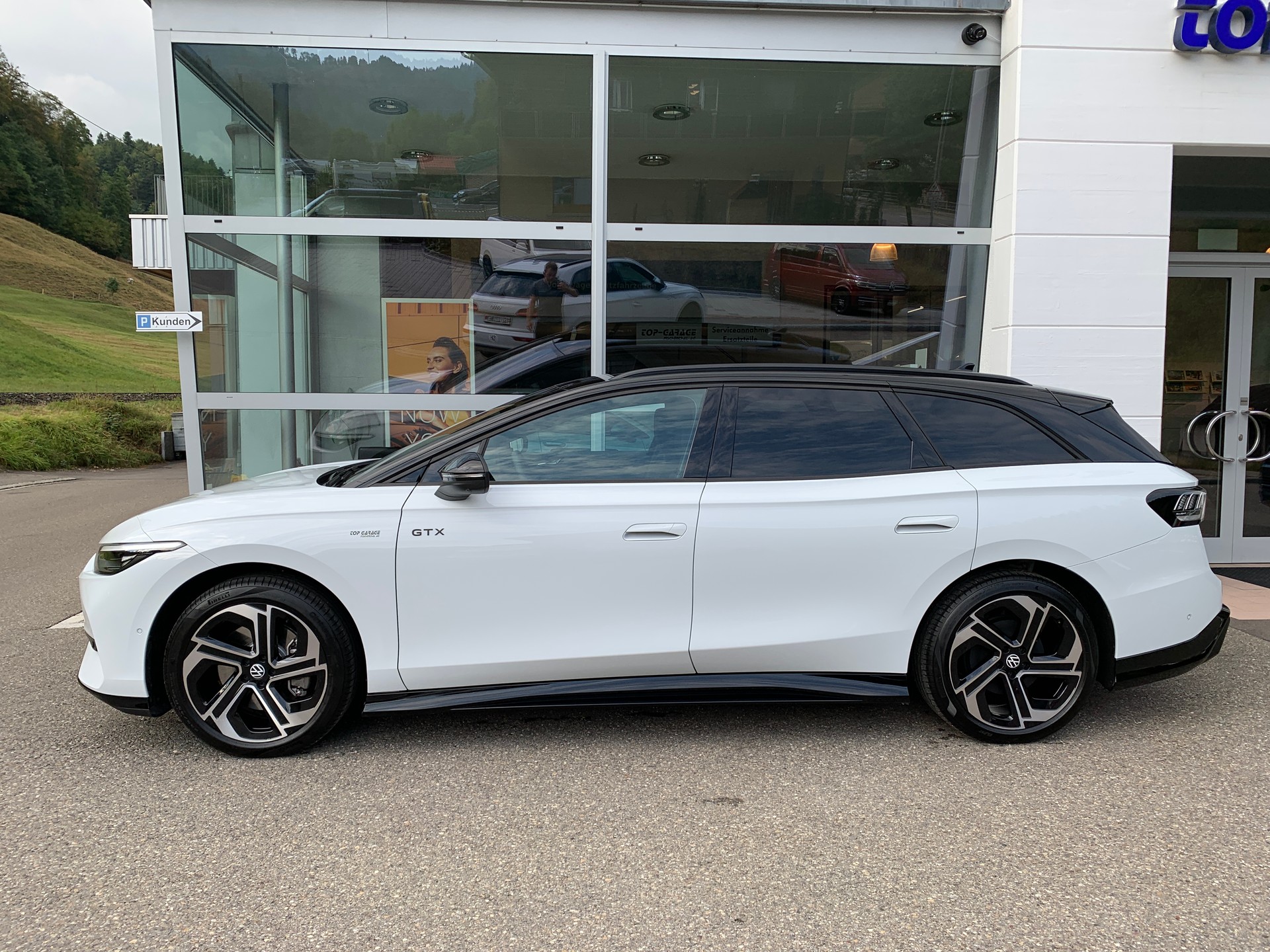 VW ID.7 Tourer GTX 86 kWh GTX United 4 Motion-image-3