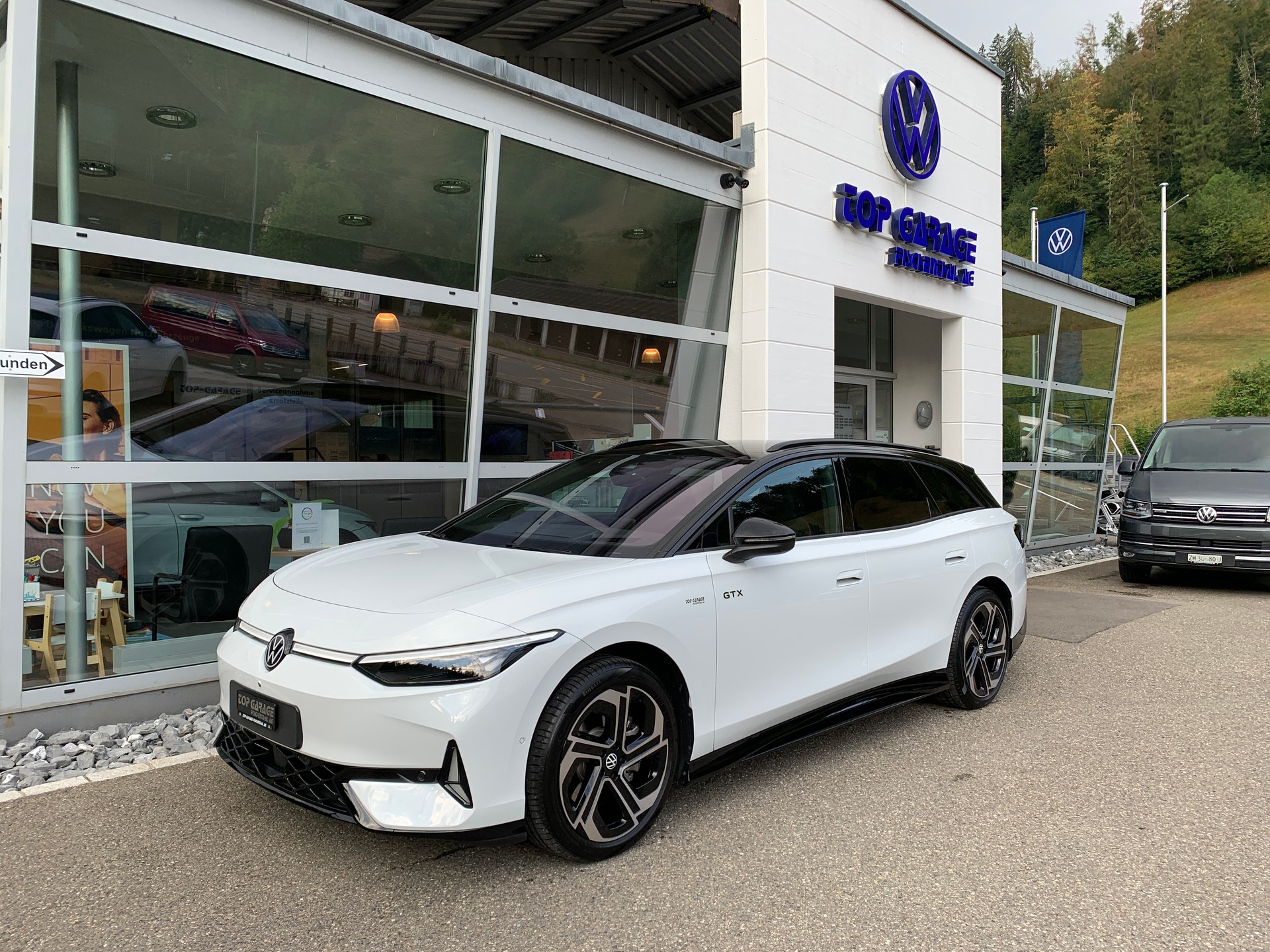 VW ID.7 Tourer GTX 86 kWh GTX United 4 Motion-image-0