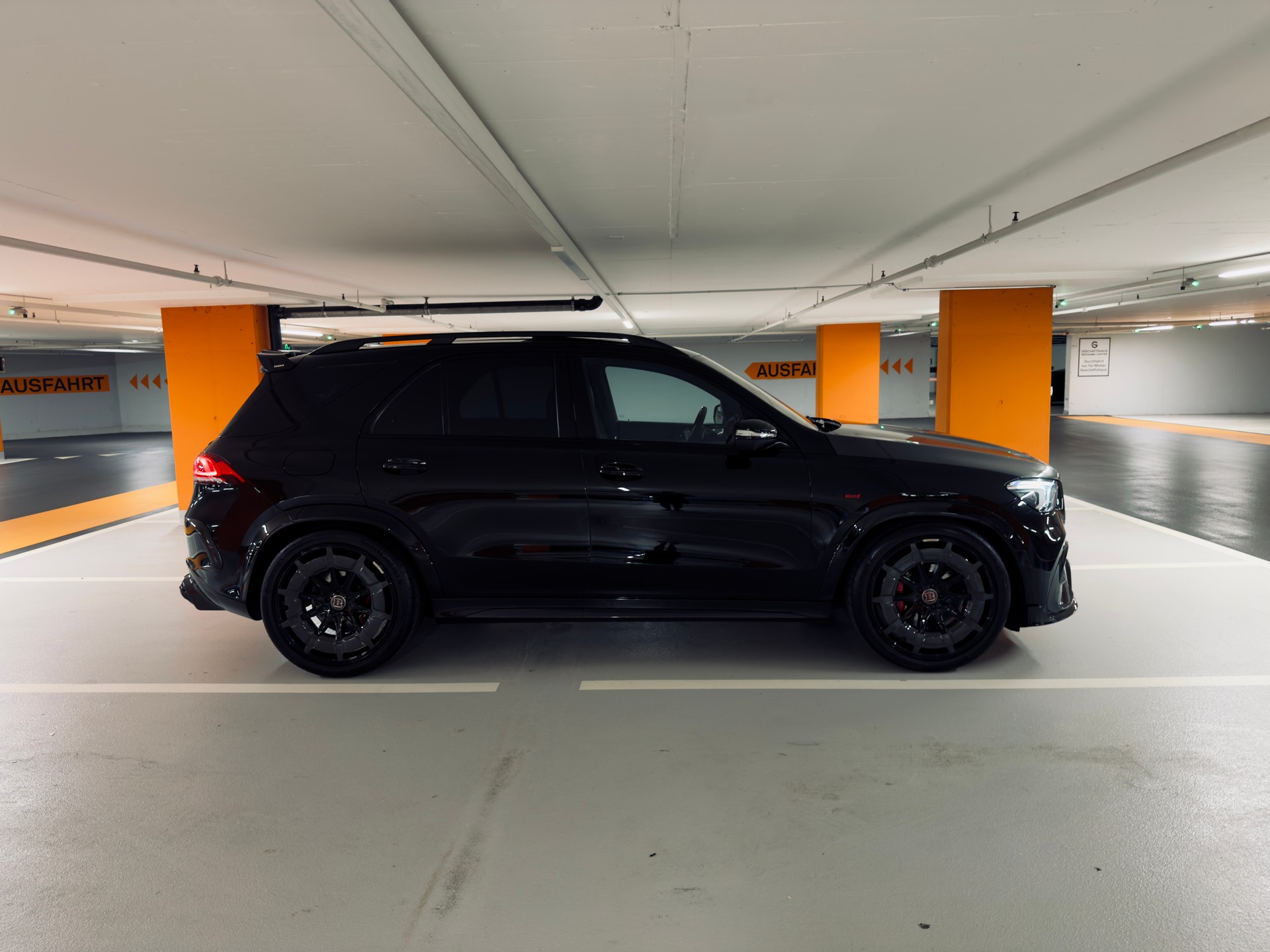 MERCEDES-BENZ GLE 63 S AMG BRABUS 4Matic+ 9G-Speedshift-image-3