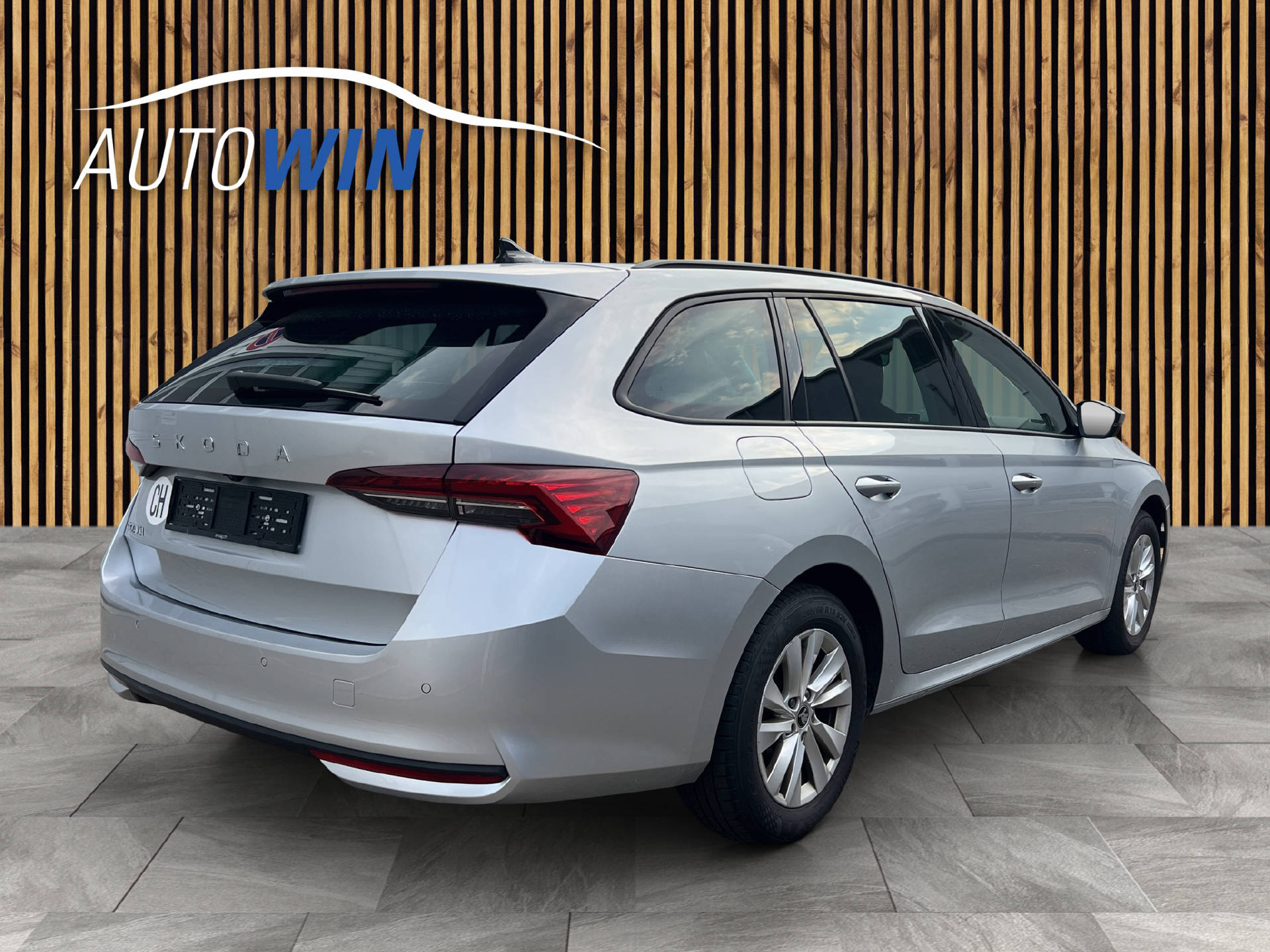 SKODA Octavia Combi 2.0 TDI 150 Selection DSG-image-5