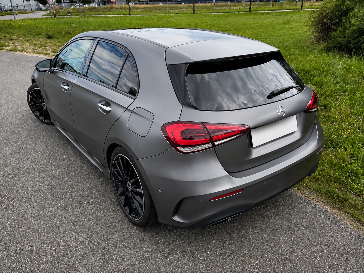 MERCEDES-BENZ A 250 AMG Line-image-1
