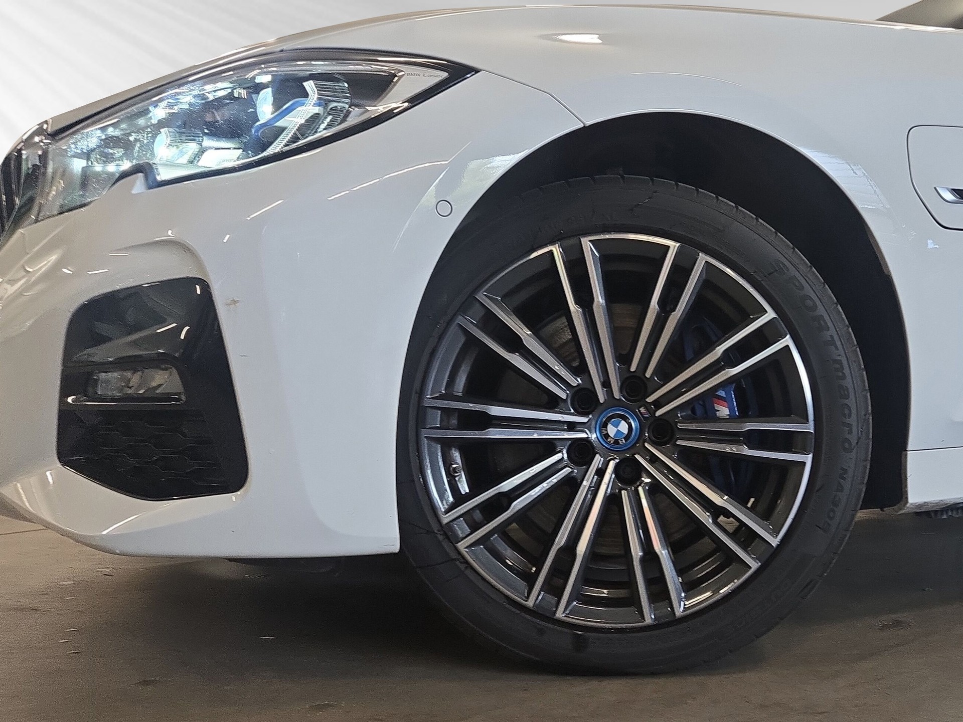 BMW 320e M Sport Steptronic-image-8