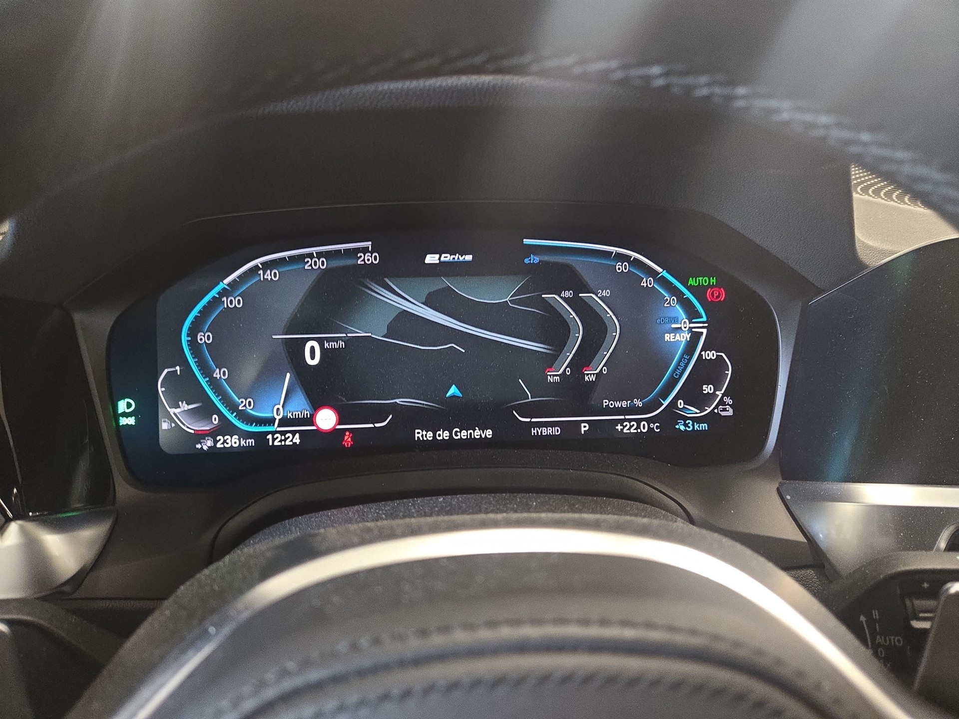 BMW 320e M Sport Steptronic-image-11