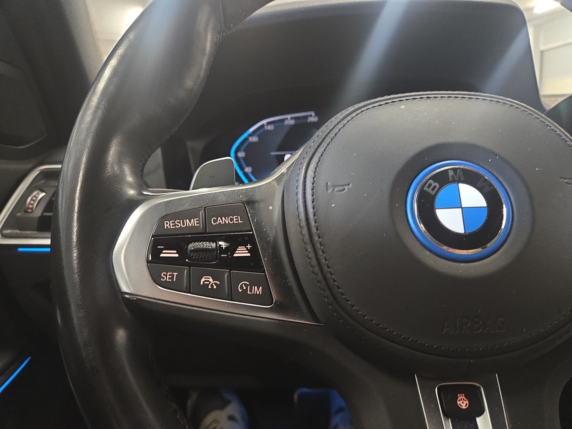 BMW 320e M Sport Steptronic-image-13