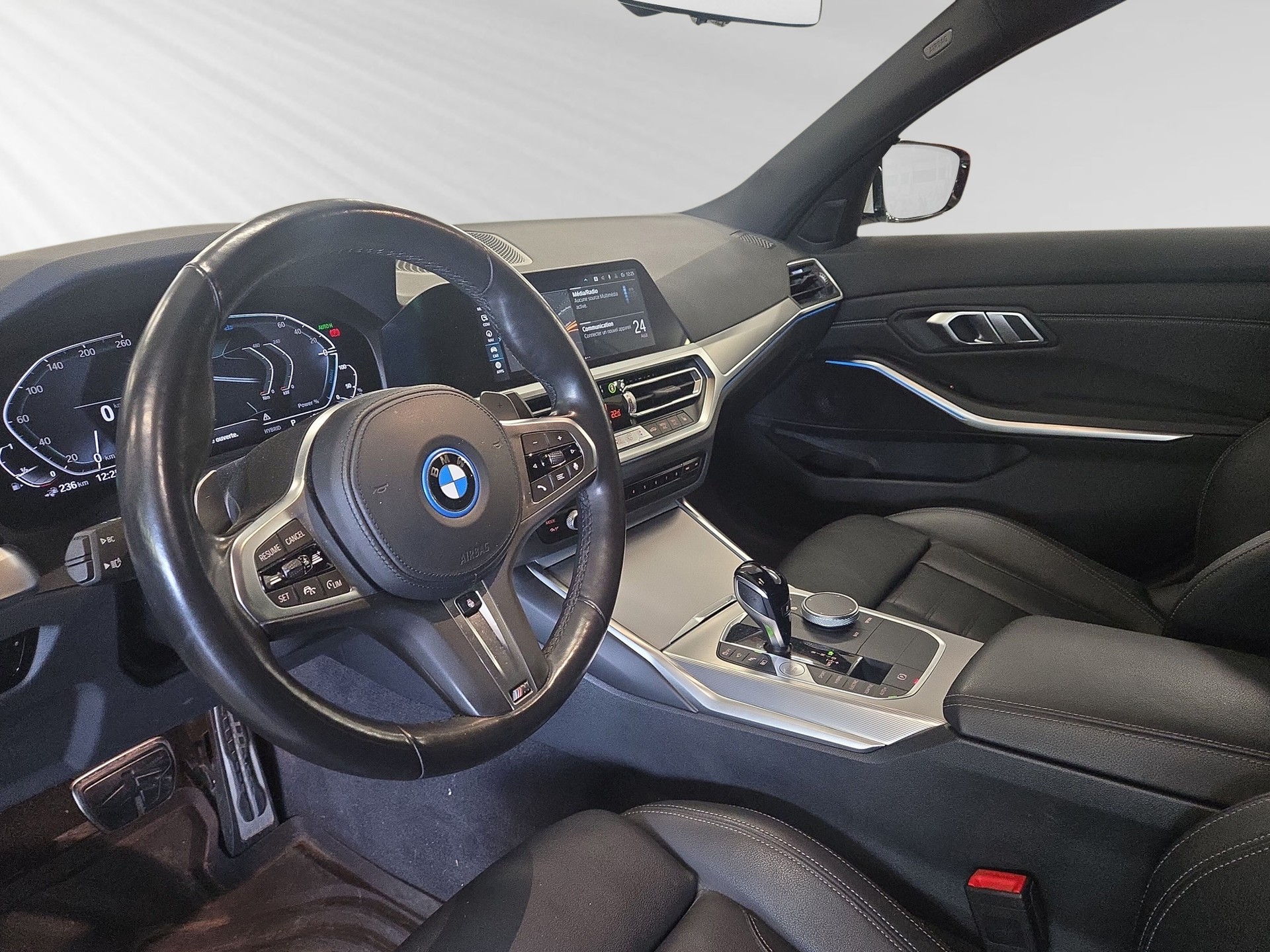 BMW 320e M Sport Steptronic-image-3