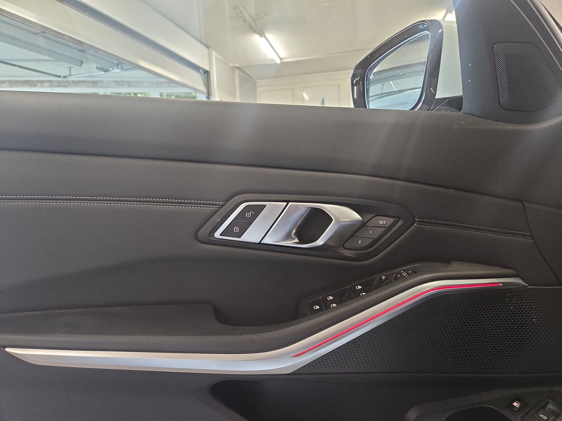 BMW 320e M Sport Steptronic-image-15