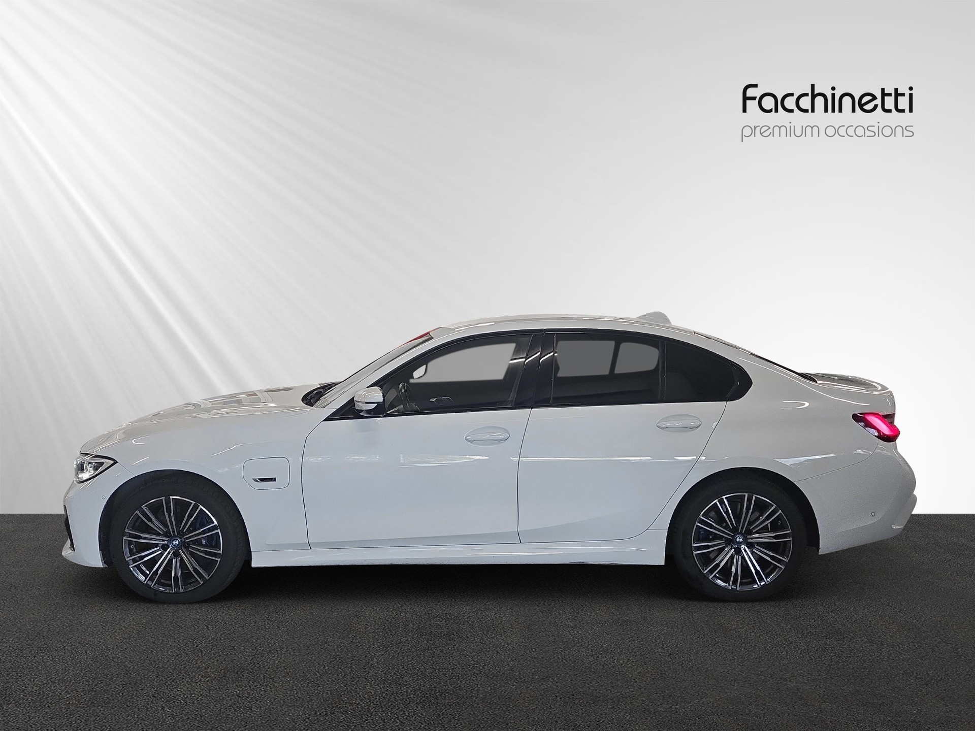 BMW 320e M Sport Steptronic-image-1
