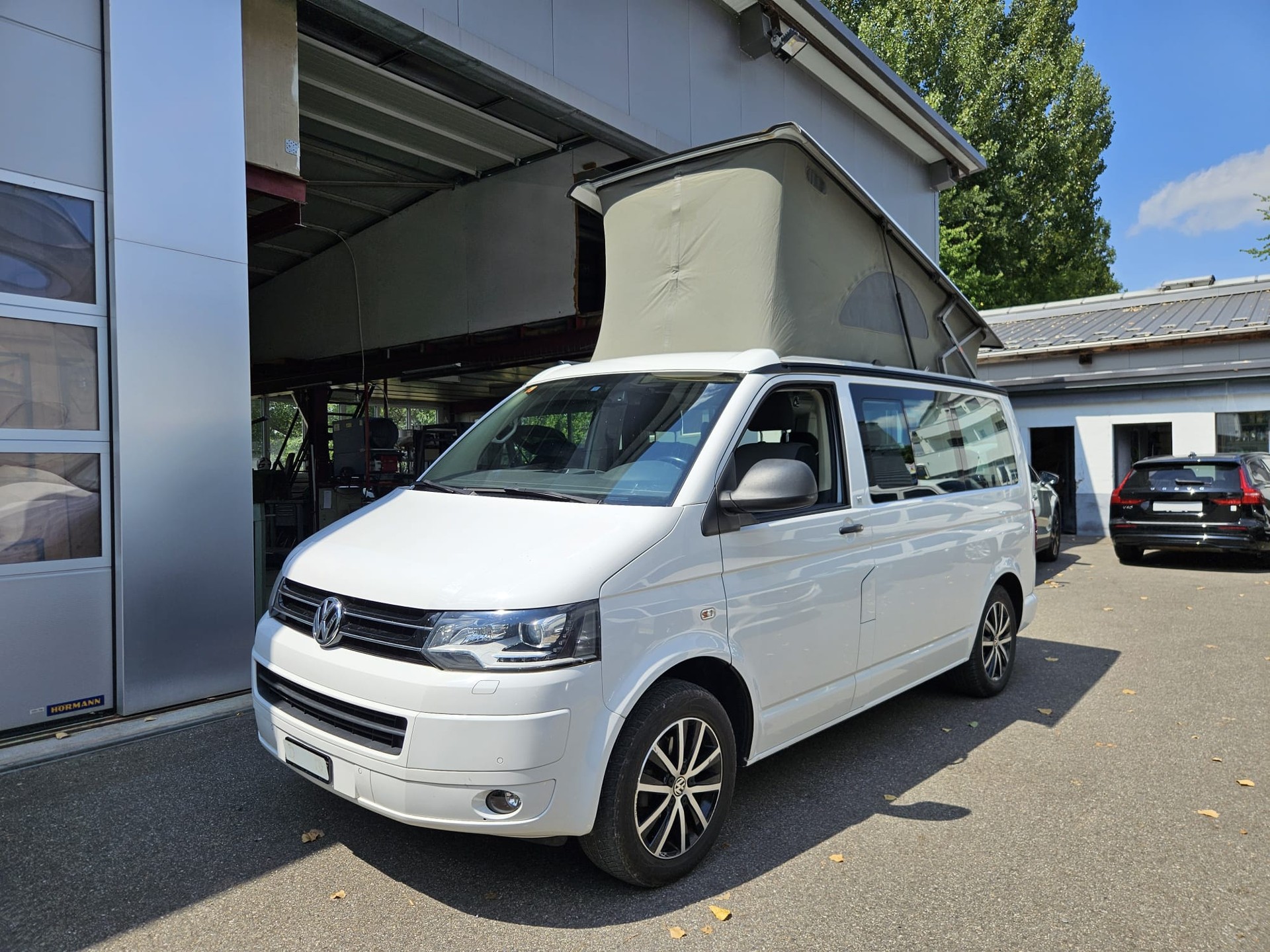 VW T5 California 2.0 TDI Beach DSG-image-0