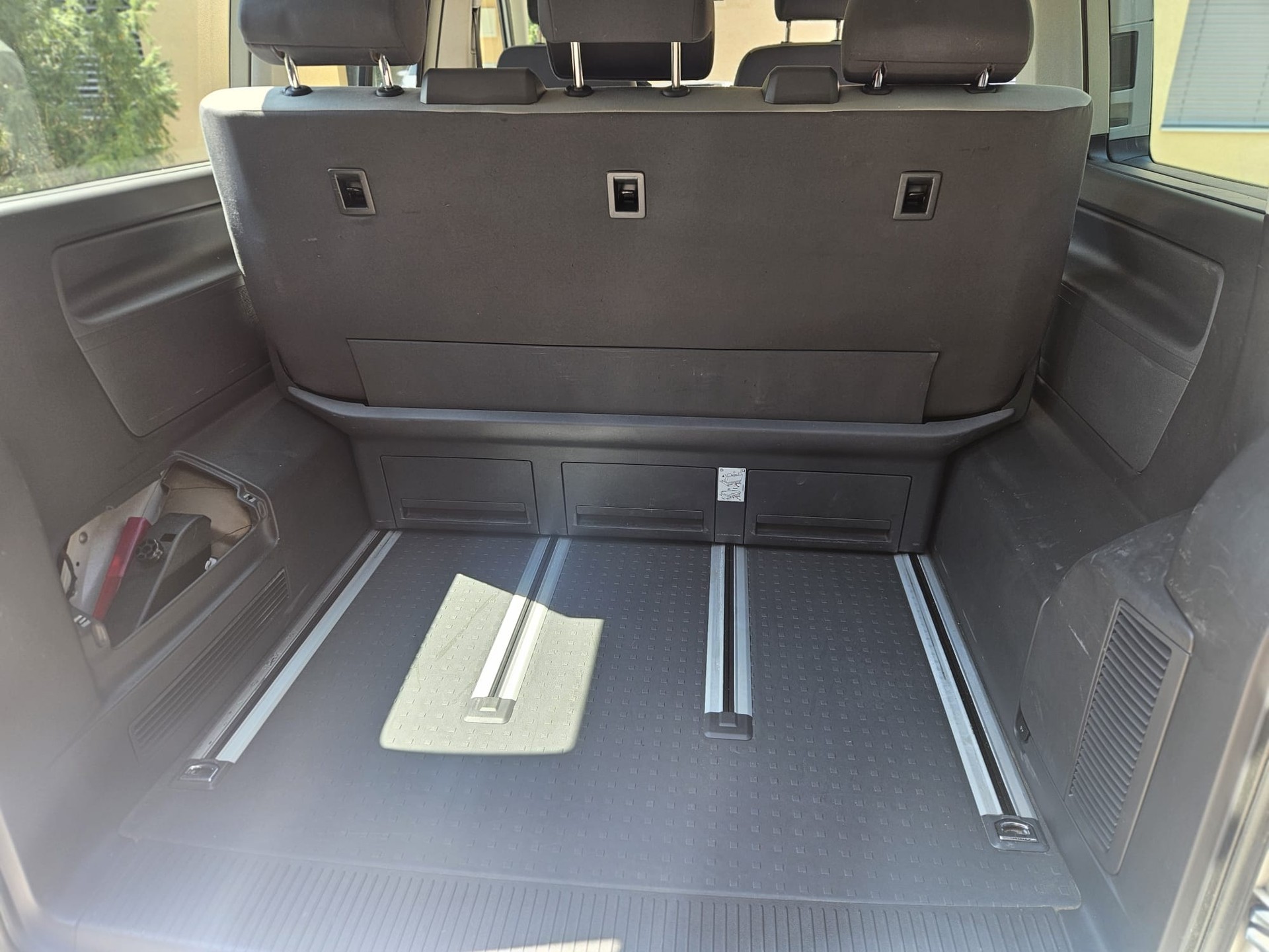VW T5 California 2.0 TDI Beach DSG-image-5
