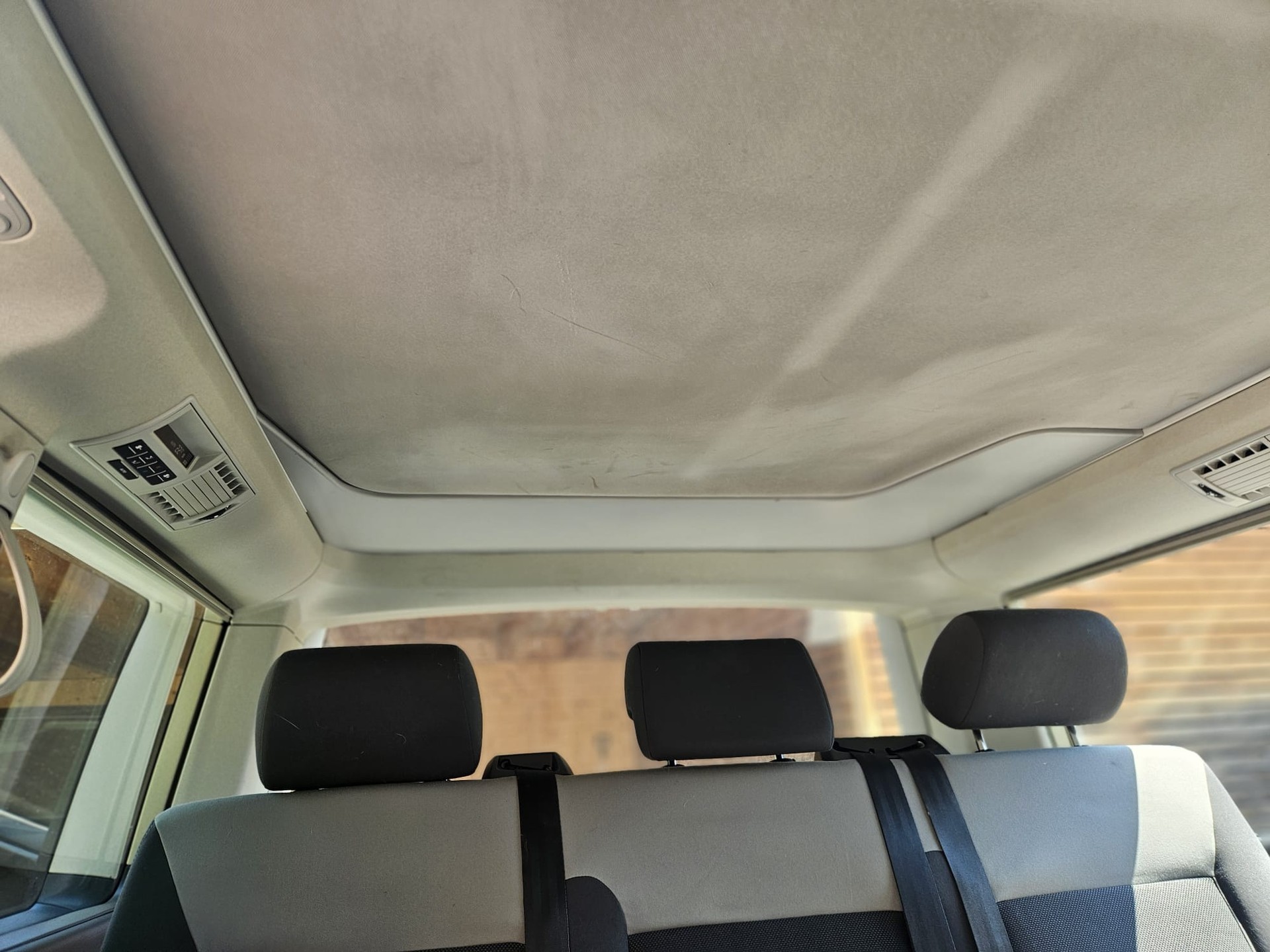VW T5 California 2.0 TDI Beach DSG-image-11