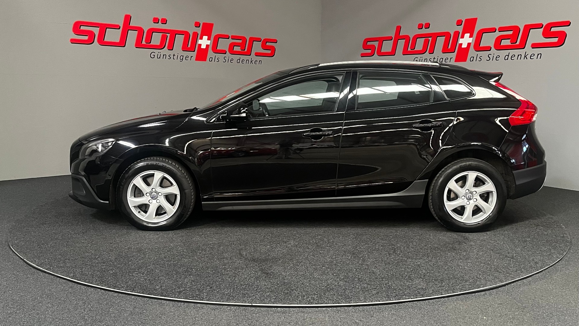 VOLVO V40 Cross Country D3 Momentum Geartronic-image-2