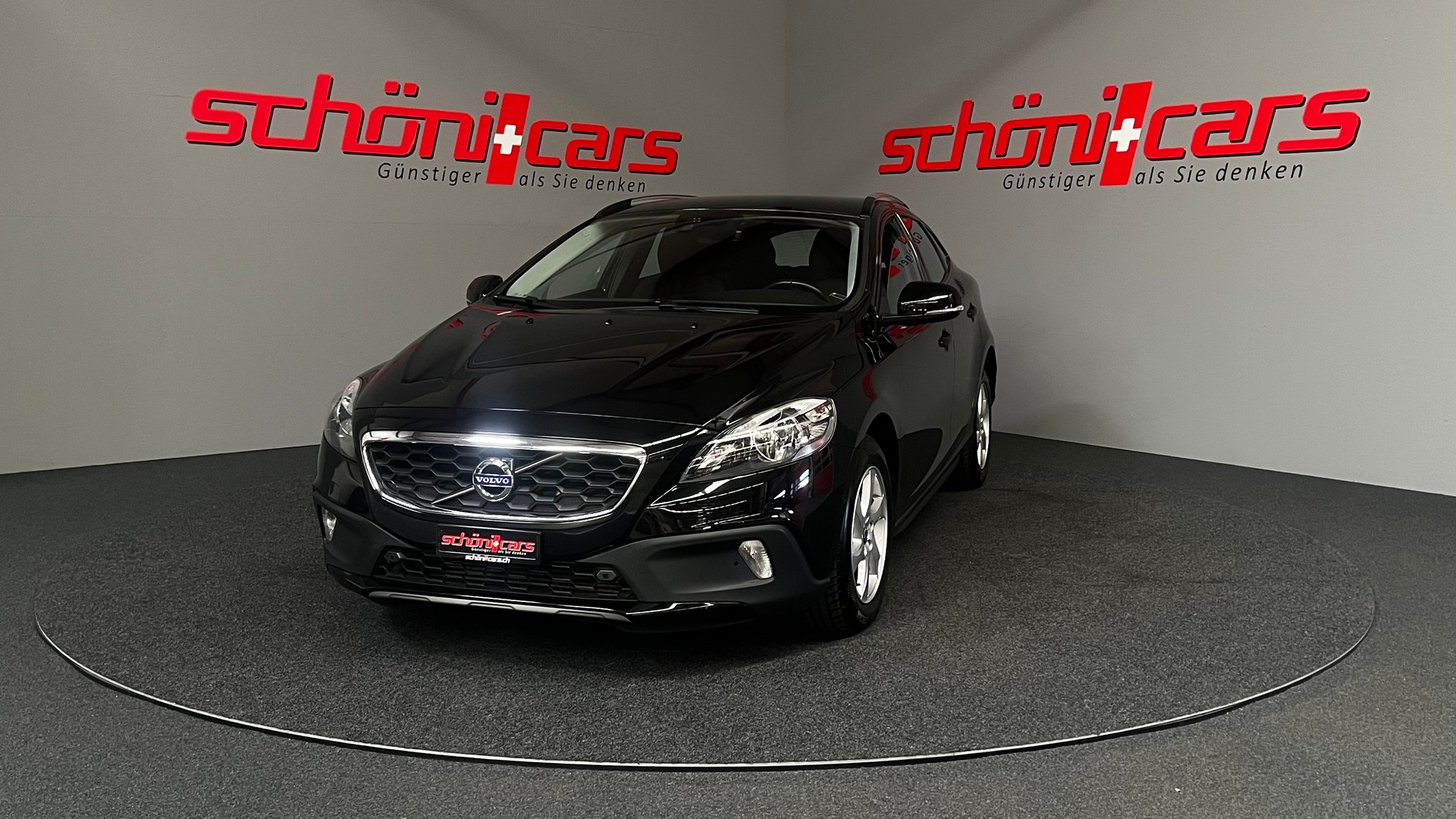 VOLVO V40 Cross Country D3 Momentum Geartronic-image-0