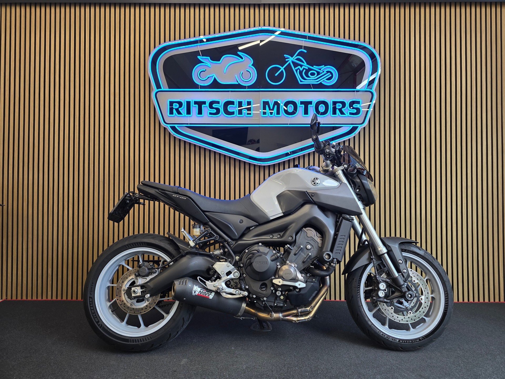 YAMAHA MT-09