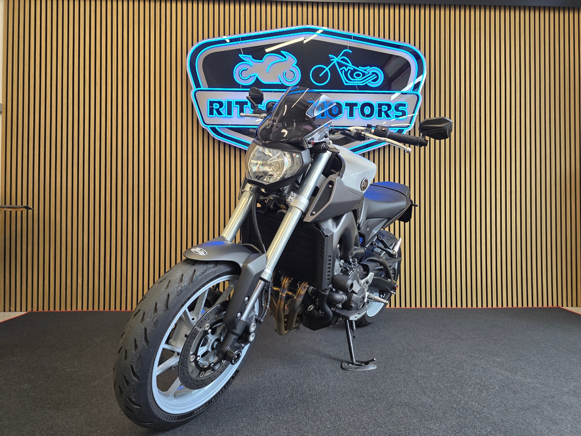 YAMAHA MT-09-image-2