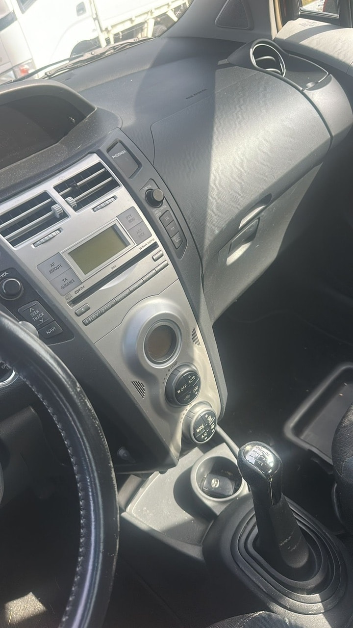 TOYOTA Yaris 1.8 TS-image-6