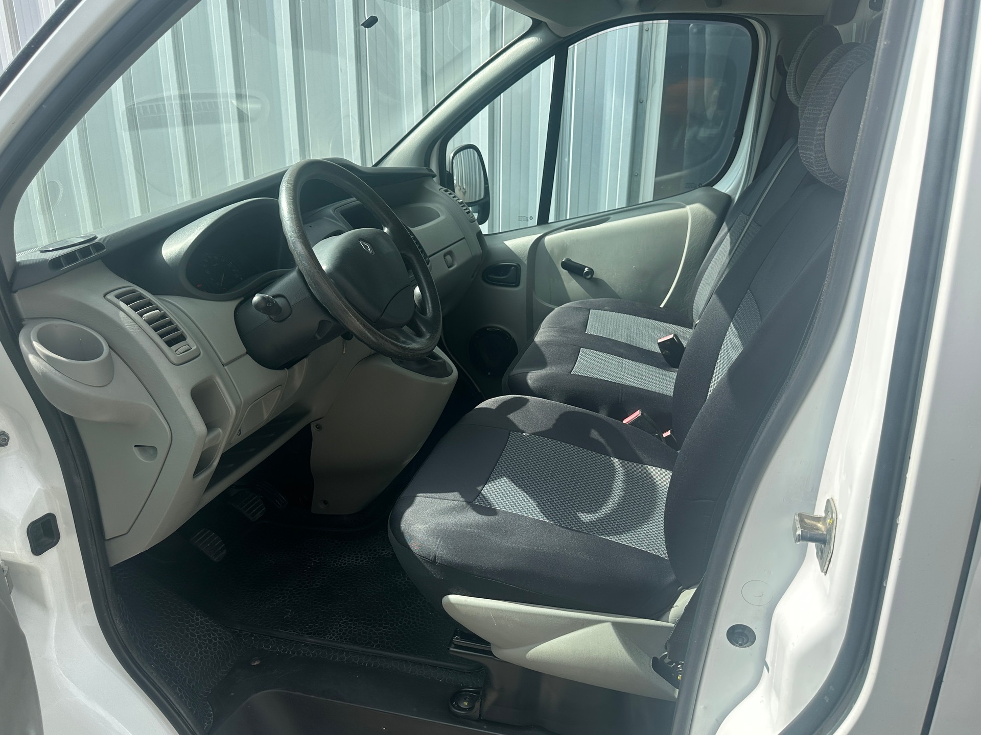 RENAULT Trafic 2.0 dCi 115 2.9t L2H1-image-7
