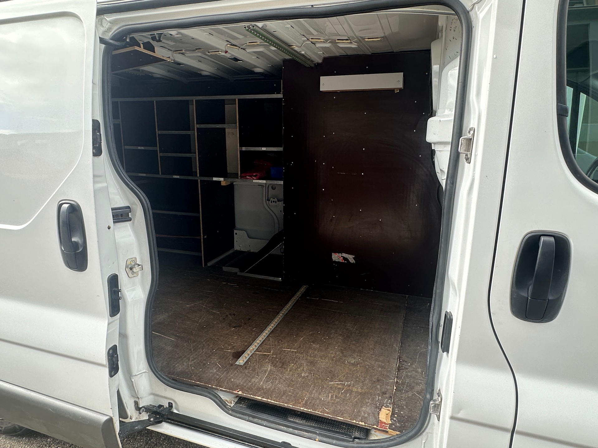 RENAULT Trafic 2.0 dCi 115 2.9t L2H1-image-11