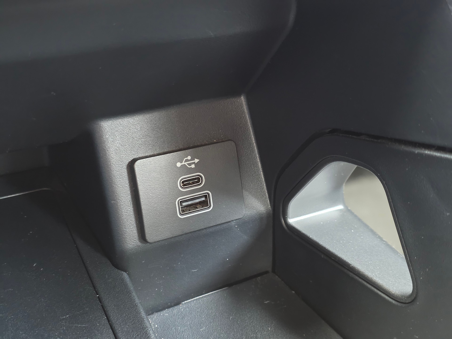 FORD TREMOR 2.0 Eco Blue 4x4 Automat-image-28