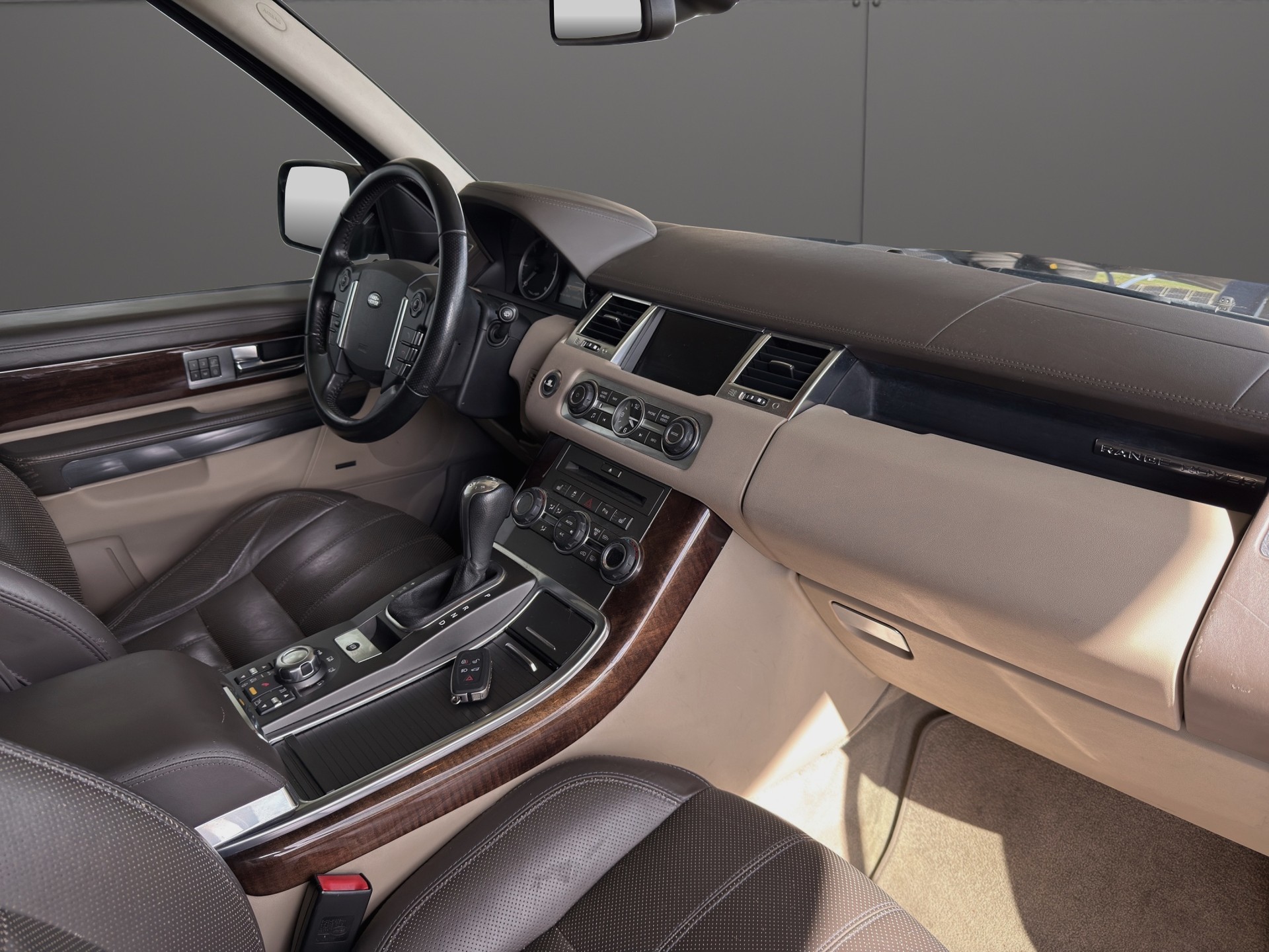 LAND ROVER Range Rover Sport 3.0 TDV6 HSE Automatic-image-10