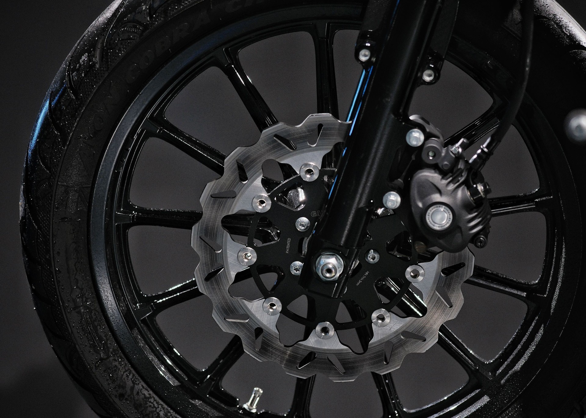 HARLEY-DAVIDSON XL 883 N Sportster Iron-image-14