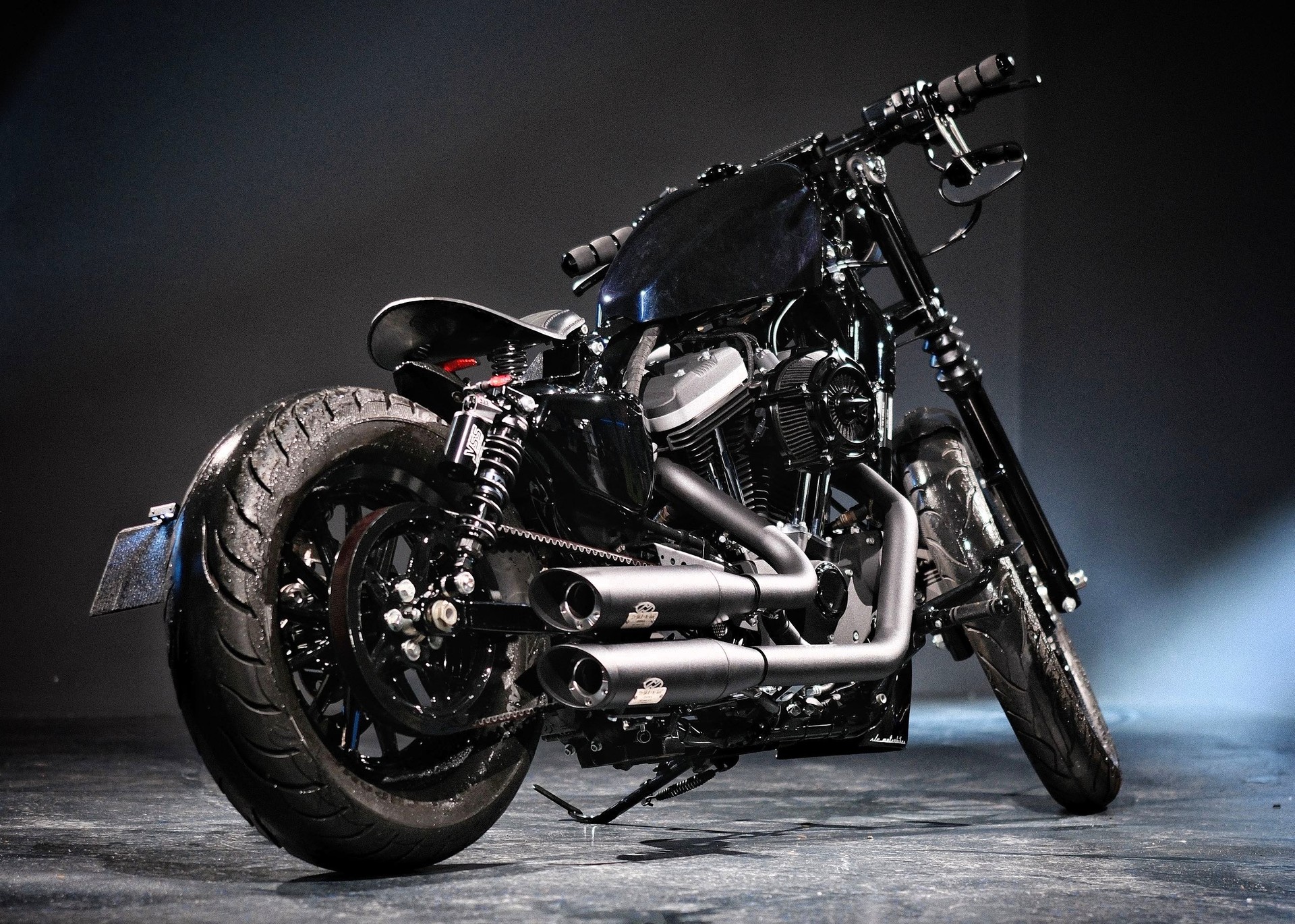 HARLEY-DAVIDSON XL 883 N Sportster Iron-showroom-element-1