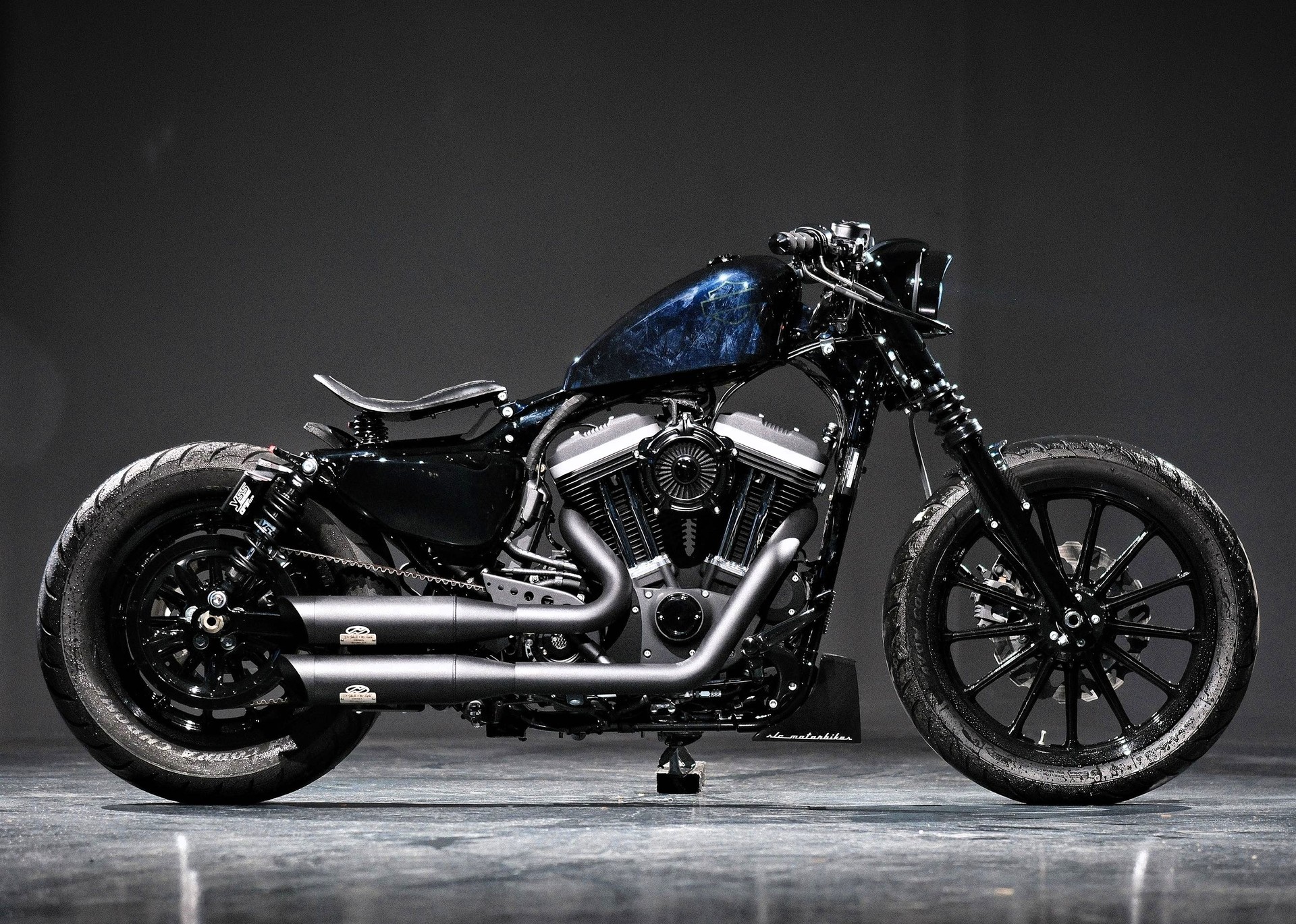 HARLEY-DAVIDSON XL 883 N Sportster Iron