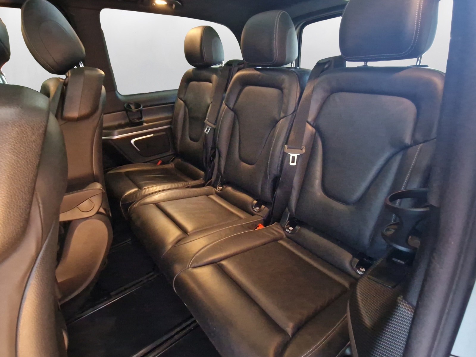 MERCEDES-BENZ V 300 d lang Avantgarde 4Matic 9G-Tronic-image-12