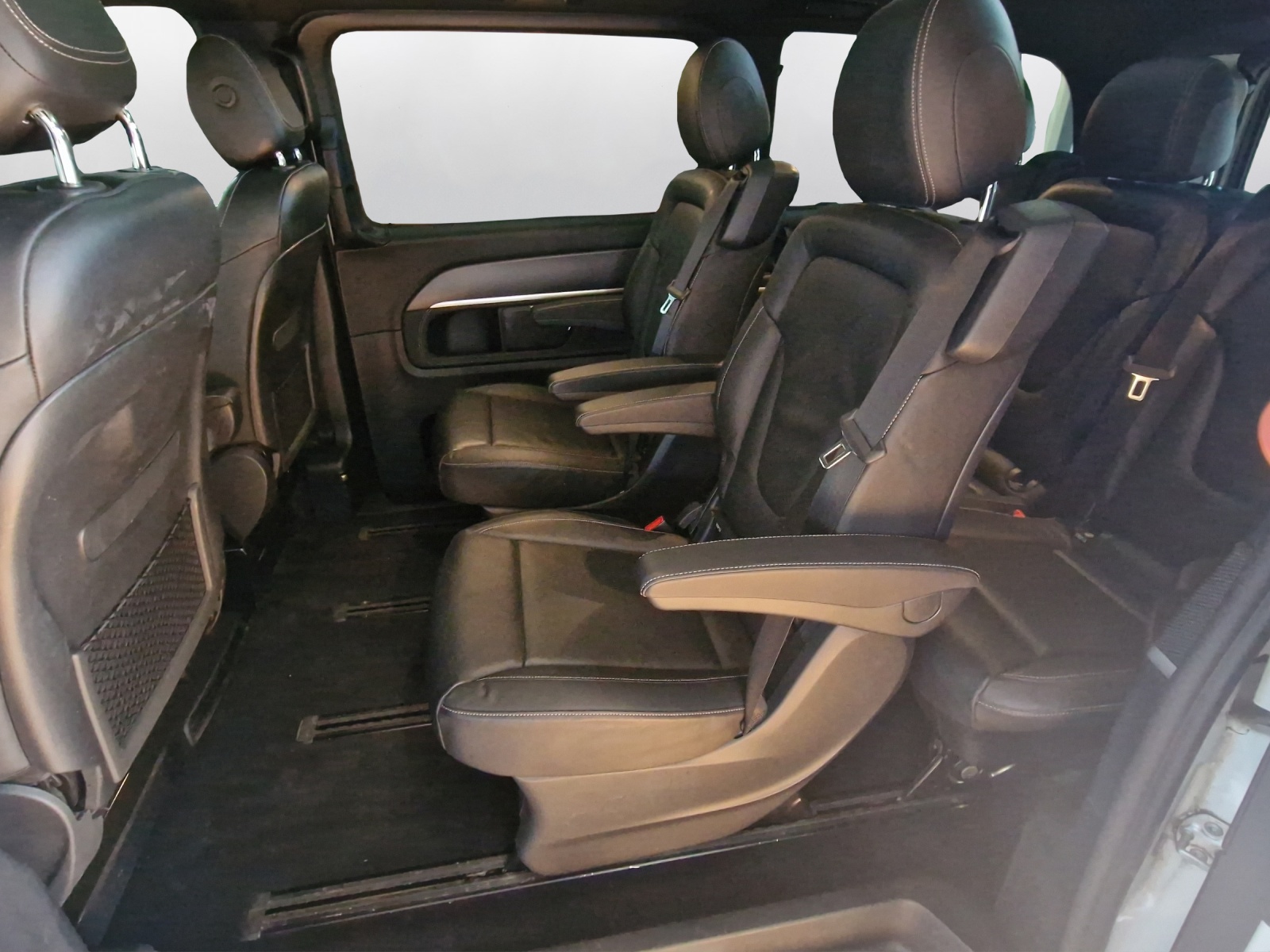 MERCEDES-BENZ V 300 d lang Avantgarde 4Matic 9G-Tronic-image-10