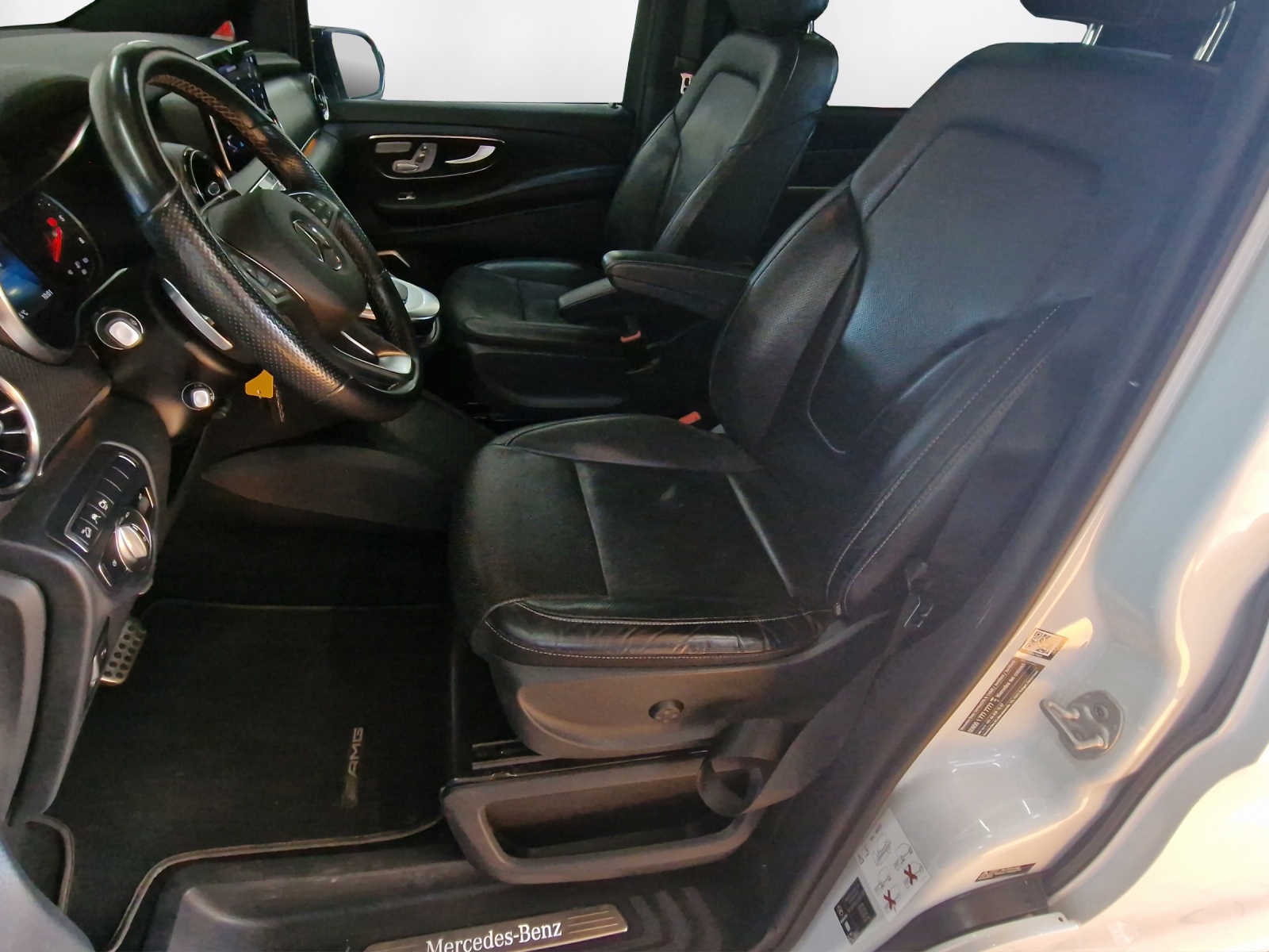MERCEDES-BENZ V 300 d lang Avantgarde 4Matic 9G-Tronic-image-9