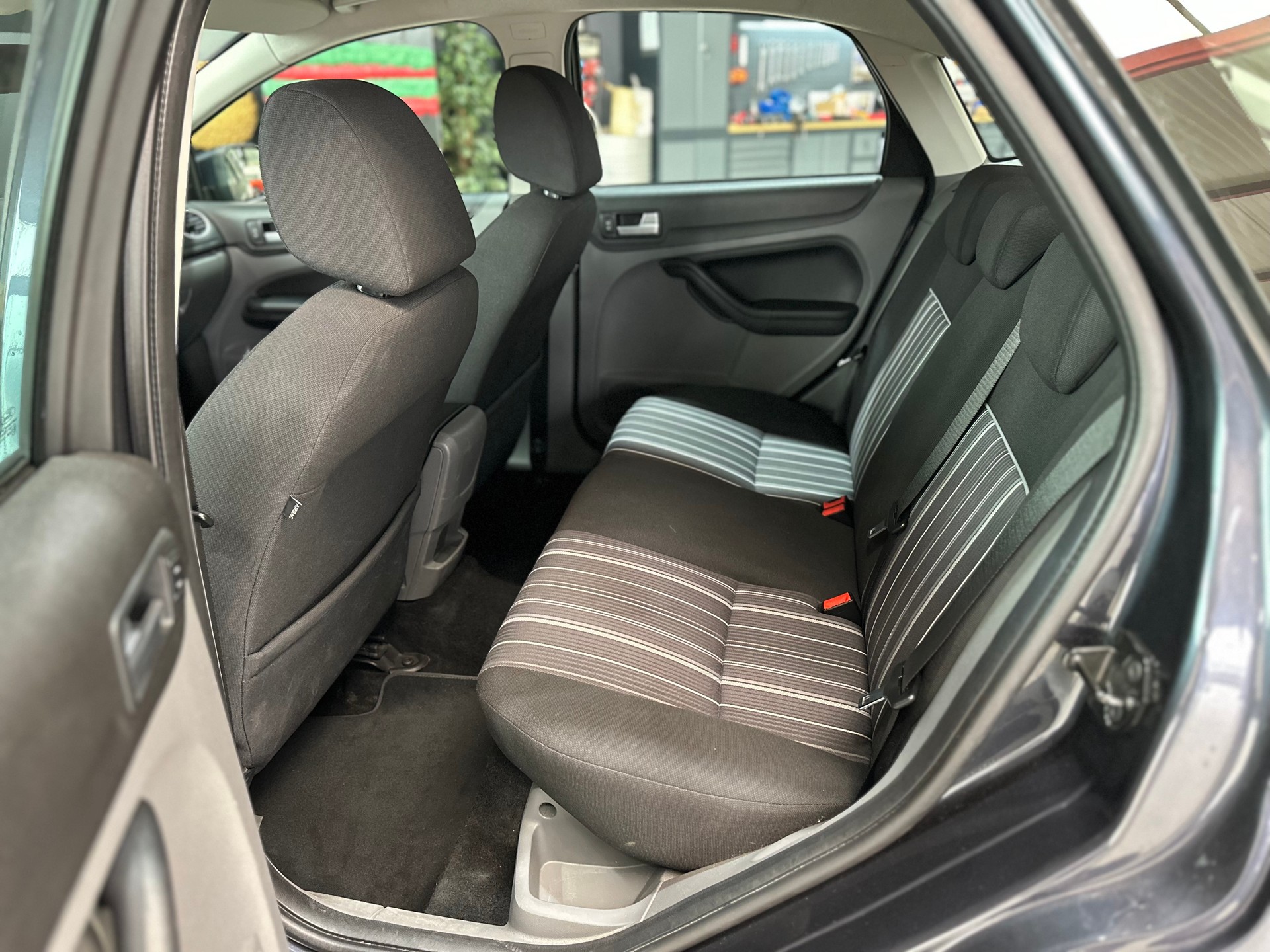 FORD Focus 2.0i Titanium Automatic-image-16